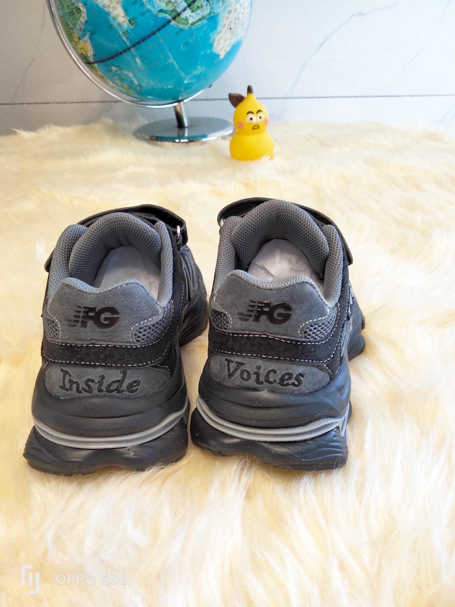 图片[3]-NB9060童鞋!！ 鞋底采用🔥EVA发泡➕防滑贴片一体成型🎆更受于孩子喜爱的超轻鞋底，超轻鞋底🔥 火爆🔥魔术贴➕鞋带设计 尺码：26 27 28 29 30 31 32 33 34 35-选品中心