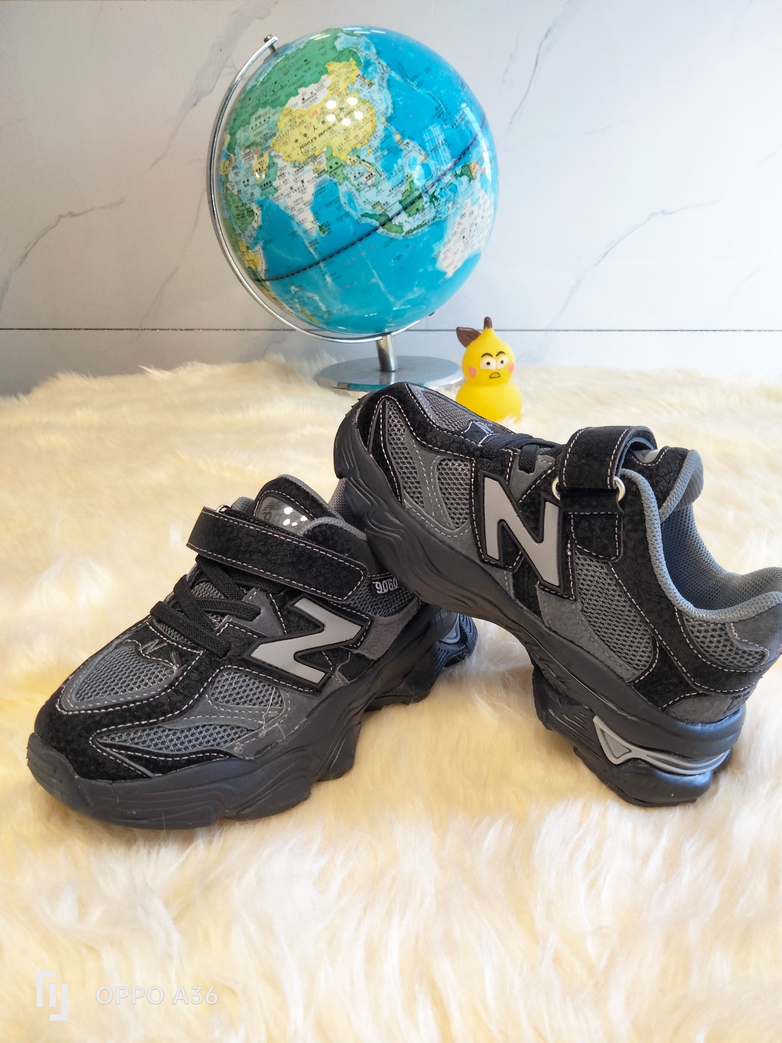 图片[5]-NB9060童鞋!！ 鞋底采用🔥EVA发泡➕防滑贴片一体成型🎆更受于孩子喜爱的超轻鞋底，超轻鞋底🔥 火爆🔥魔术贴➕鞋带设计 尺码：26 27 28 29 30 31 32 33 34 35-选品中心