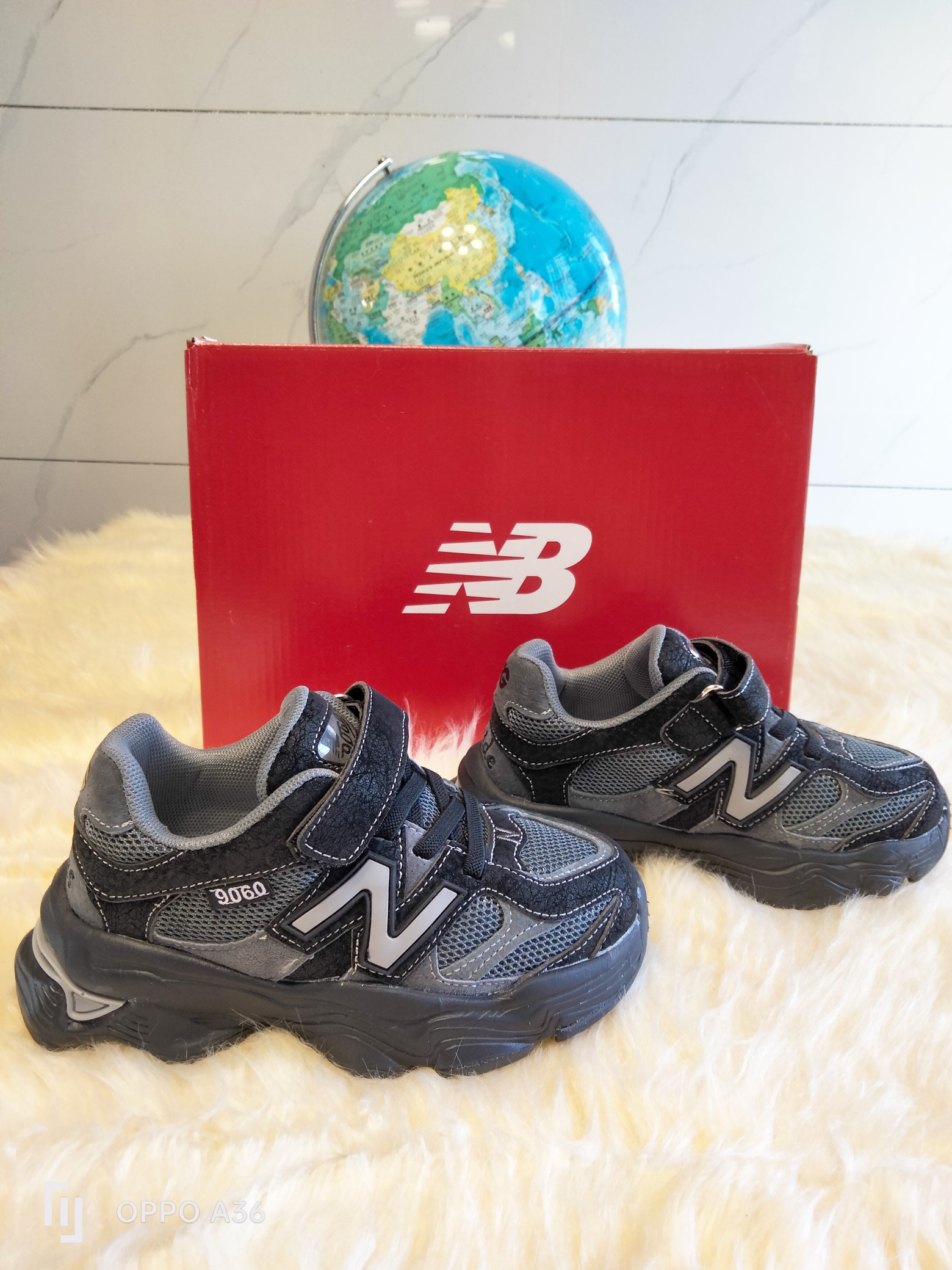 图片[7]-NB9060童鞋!！ 鞋底采用🔥EVA发泡➕防滑贴片一体成型🎆更受于孩子喜爱的超轻鞋底，超轻鞋底🔥 火爆🔥魔术贴➕鞋带设计 尺码：26 27 28 29 30 31 32 33 34 35-选品中心