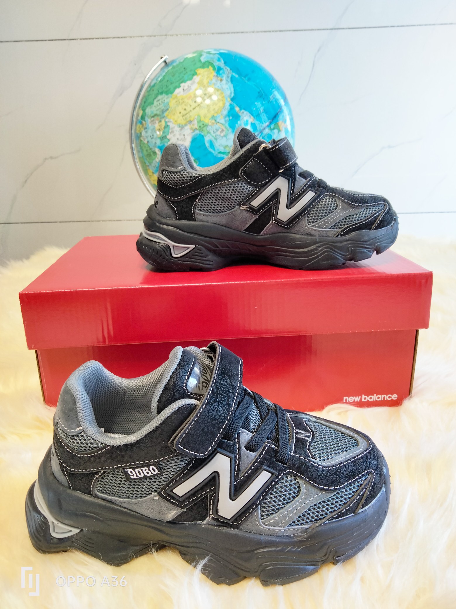 图片[8]-NB9060童鞋!！ 鞋底采用🔥EVA发泡➕防滑贴片一体成型🎆更受于孩子喜爱的超轻鞋底，超轻鞋底🔥 火爆🔥魔术贴➕鞋带设计 尺码：26 27 28 29 30 31 32 33 34 35-选品中心