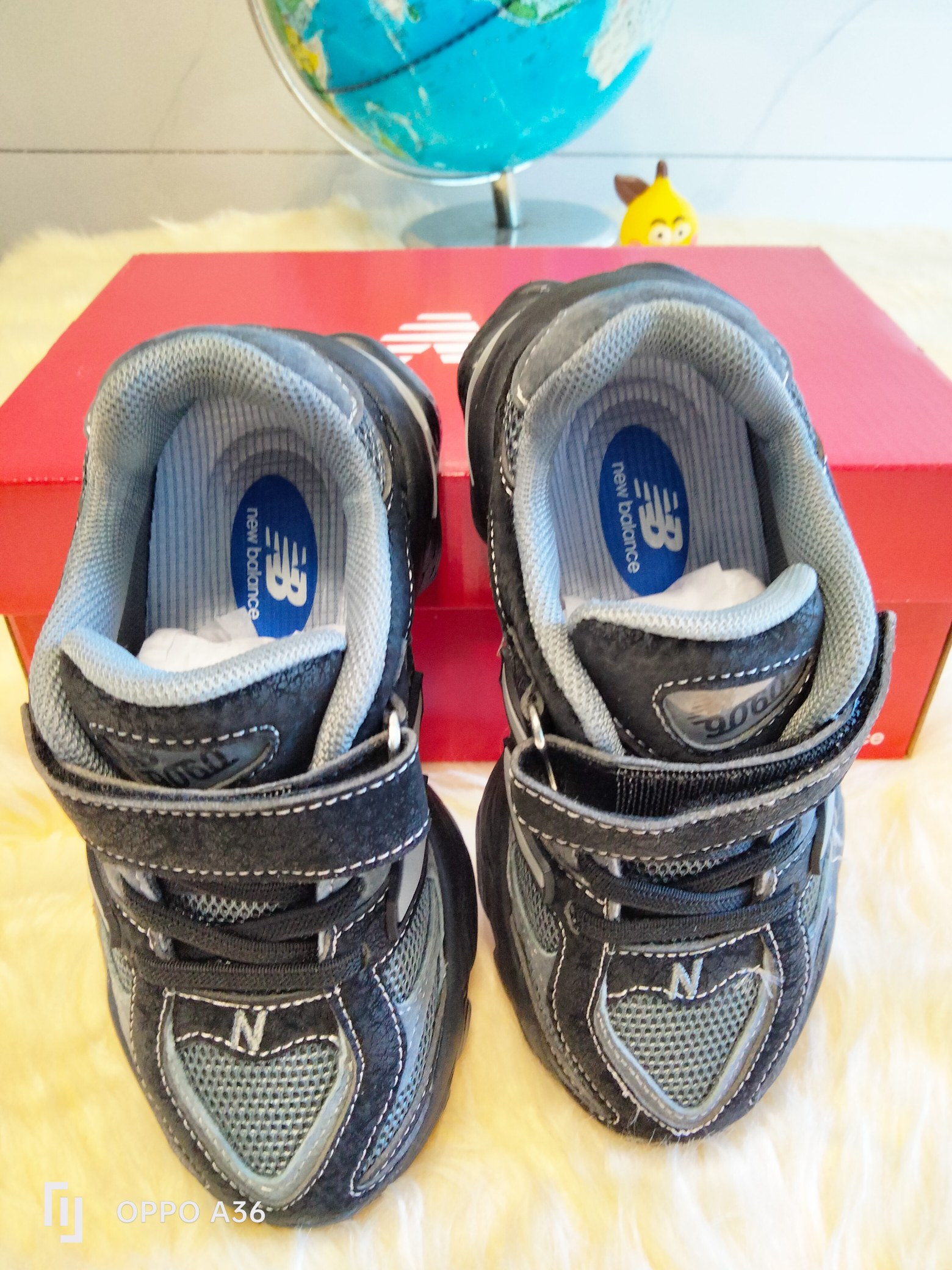 图片[9]-NB9060童鞋!！ 鞋底采用🔥EVA发泡➕防滑贴片一体成型🎆更受于孩子喜爱的超轻鞋底，超轻鞋底🔥 火爆🔥魔术贴➕鞋带设计 尺码：26 27 28 29 30 31 32 33 34 35-选品中心