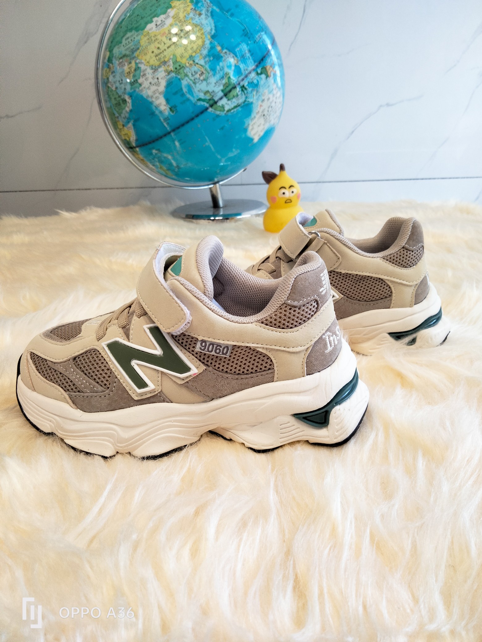 NB9060童鞋!！ 鞋底采用🔥EVA发泡➕防滑贴片一体成型🎆更受于孩子喜爱的超轻鞋底，超轻鞋底🔥 火爆🔥魔术贴➕鞋带设计 尺码：26 27 28 29 30 31 32 33 34 35-选品中心