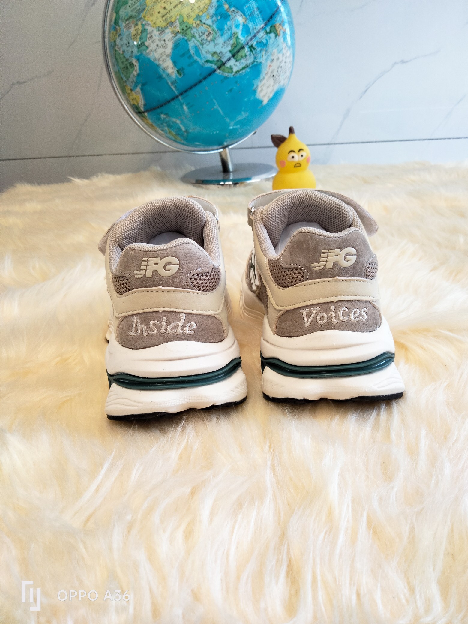 图片[2]-NB9060童鞋!！ 鞋底采用🔥EVA发泡➕防滑贴片一体成型🎆更受于孩子喜爱的超轻鞋底，超轻鞋底🔥 火爆🔥魔术贴➕鞋带设计 尺码：26 27 28 29 30 31 32 33 34 35-选品中心