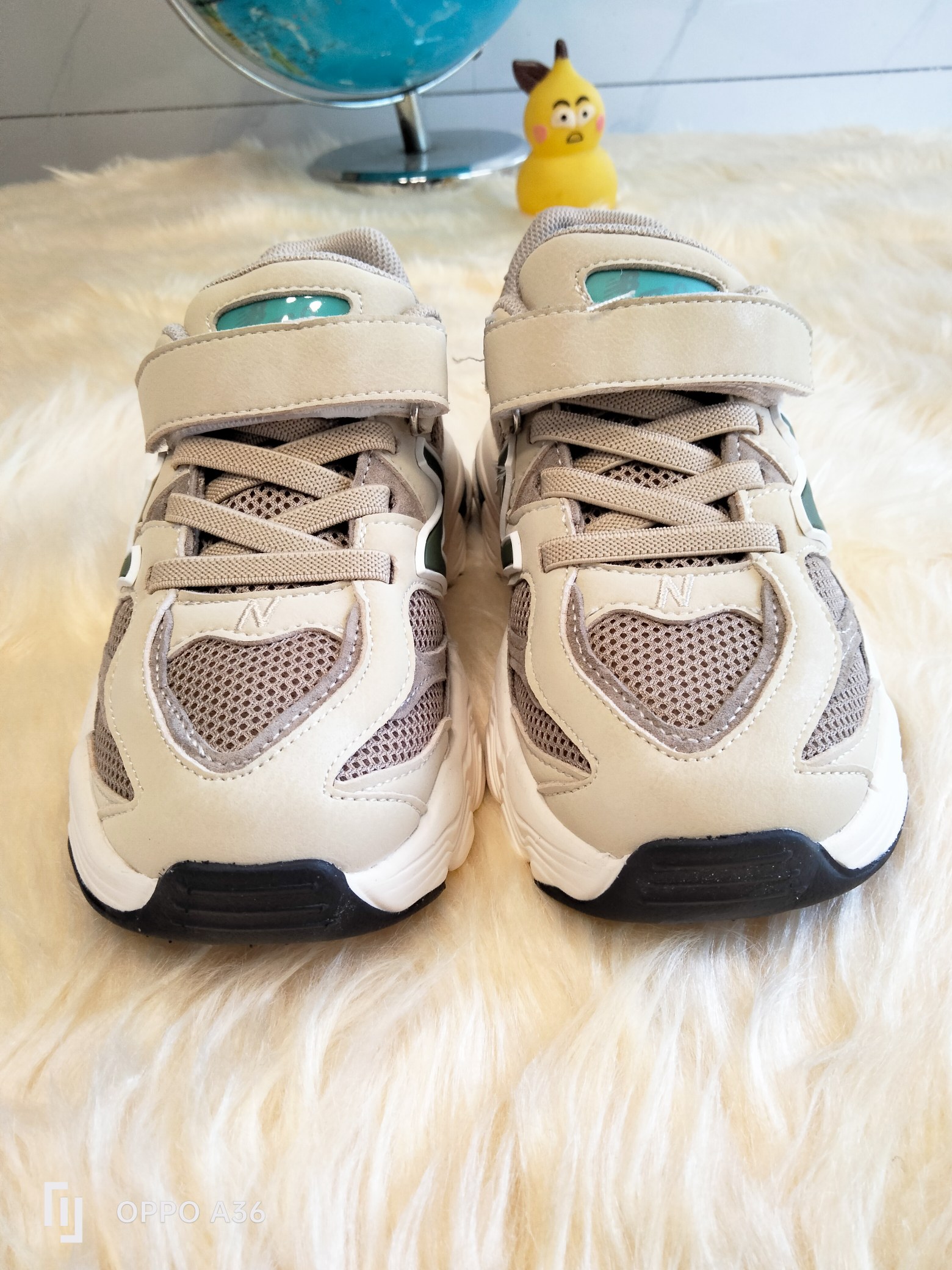 图片[6]-NB9060童鞋!！ 鞋底采用🔥EVA发泡➕防滑贴片一体成型🎆更受于孩子喜爱的超轻鞋底，超轻鞋底🔥 火爆🔥魔术贴➕鞋带设计 尺码：26 27 28 29 30 31 32 33 34 35-选品中心