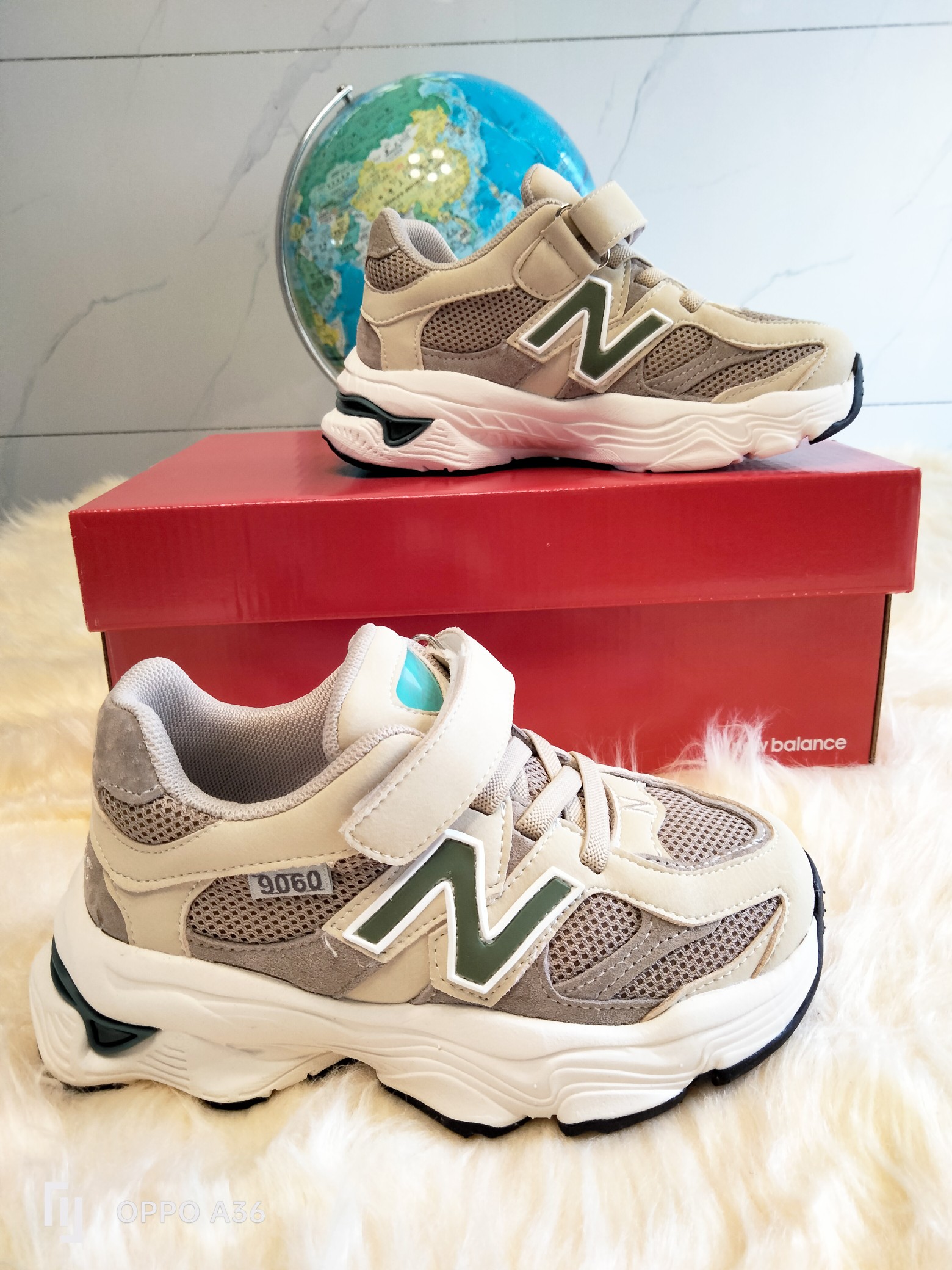 图片[8]-NB9060童鞋!！ 鞋底采用🔥EVA发泡➕防滑贴片一体成型🎆更受于孩子喜爱的超轻鞋底，超轻鞋底🔥 火爆🔥魔术贴➕鞋带设计 尺码：26 27 28 29 30 31 32 33 34 35-选品中心