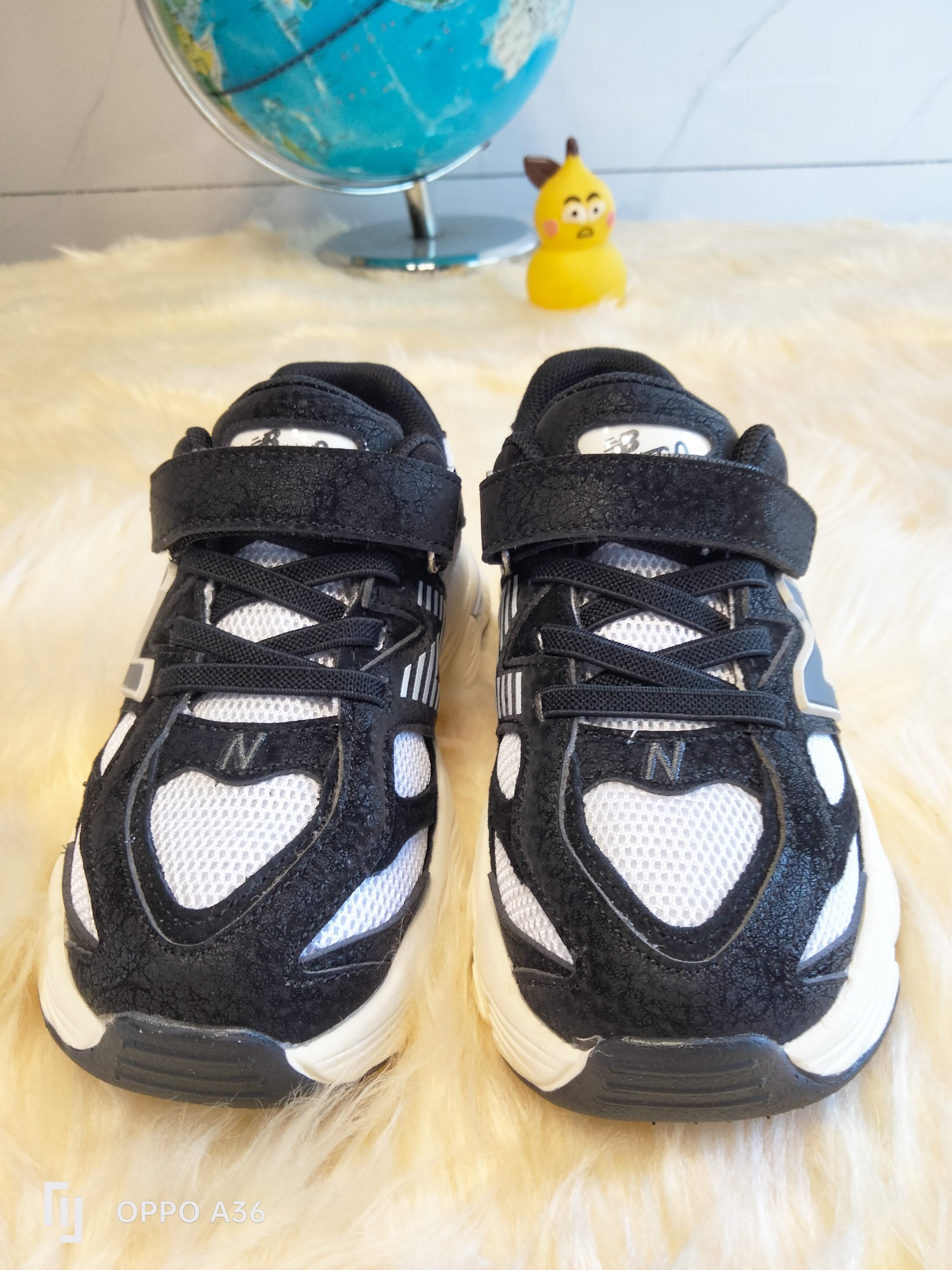 图片[2]-新配色出货了👈👈👈 NB9060童鞋!！ 鞋底采用🔥EVA发泡➕防滑贴片一体成型🎆更受于孩子喜爱的超轻鞋底，超轻鞋底🔥 火爆🔥魔术贴➕鞋带设计 尺码：26 27 28 29 30 31 32 33 34 35-选品中心