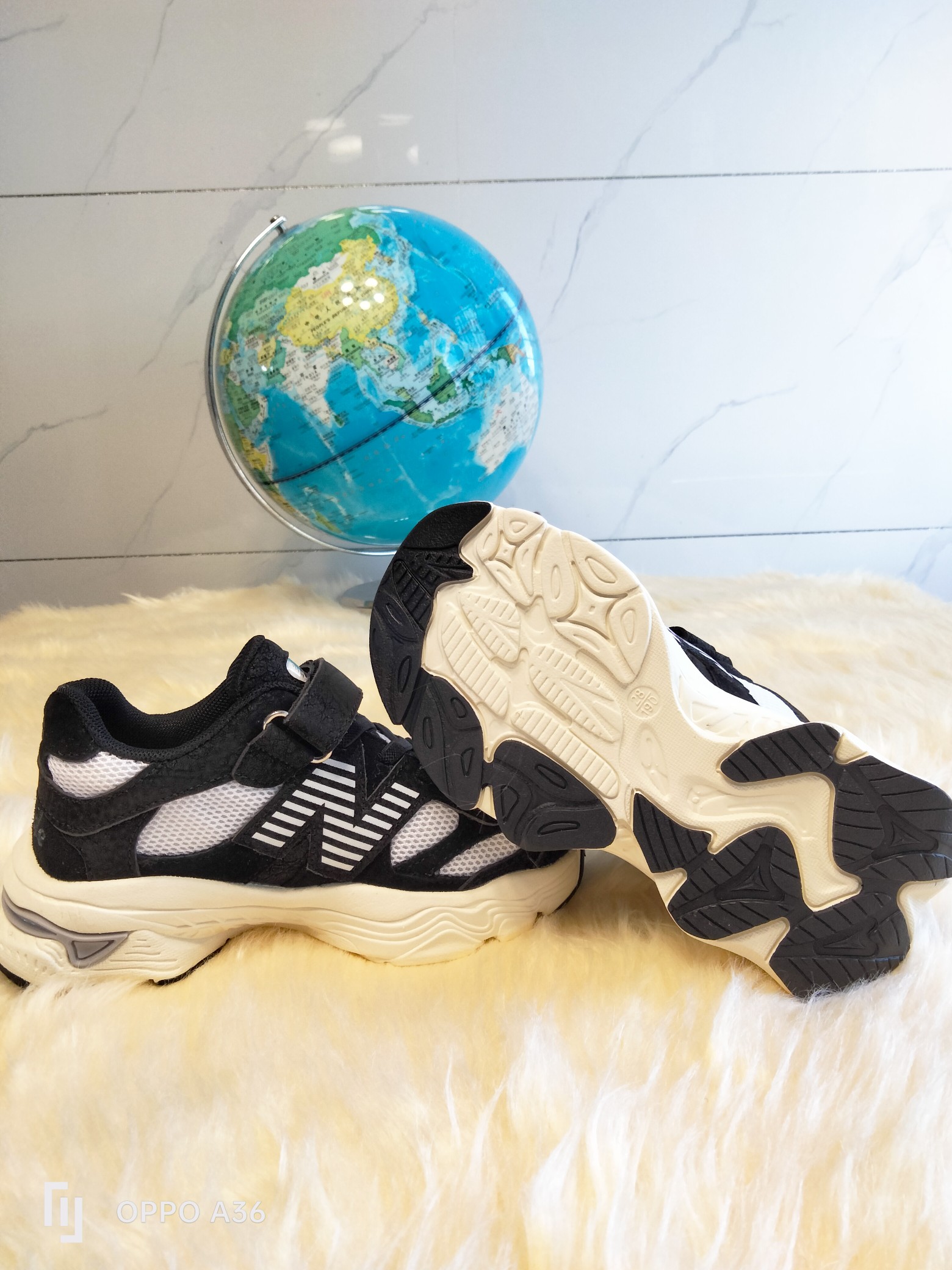 图片[6]-新配色出货了👈👈👈 NB9060童鞋!！ 鞋底采用🔥EVA发泡➕防滑贴片一体成型🎆更受于孩子喜爱的超轻鞋底，超轻鞋底🔥 火爆🔥魔术贴➕鞋带设计 尺码：26 27 28 29 30 31 32 33 34 35-选品中心