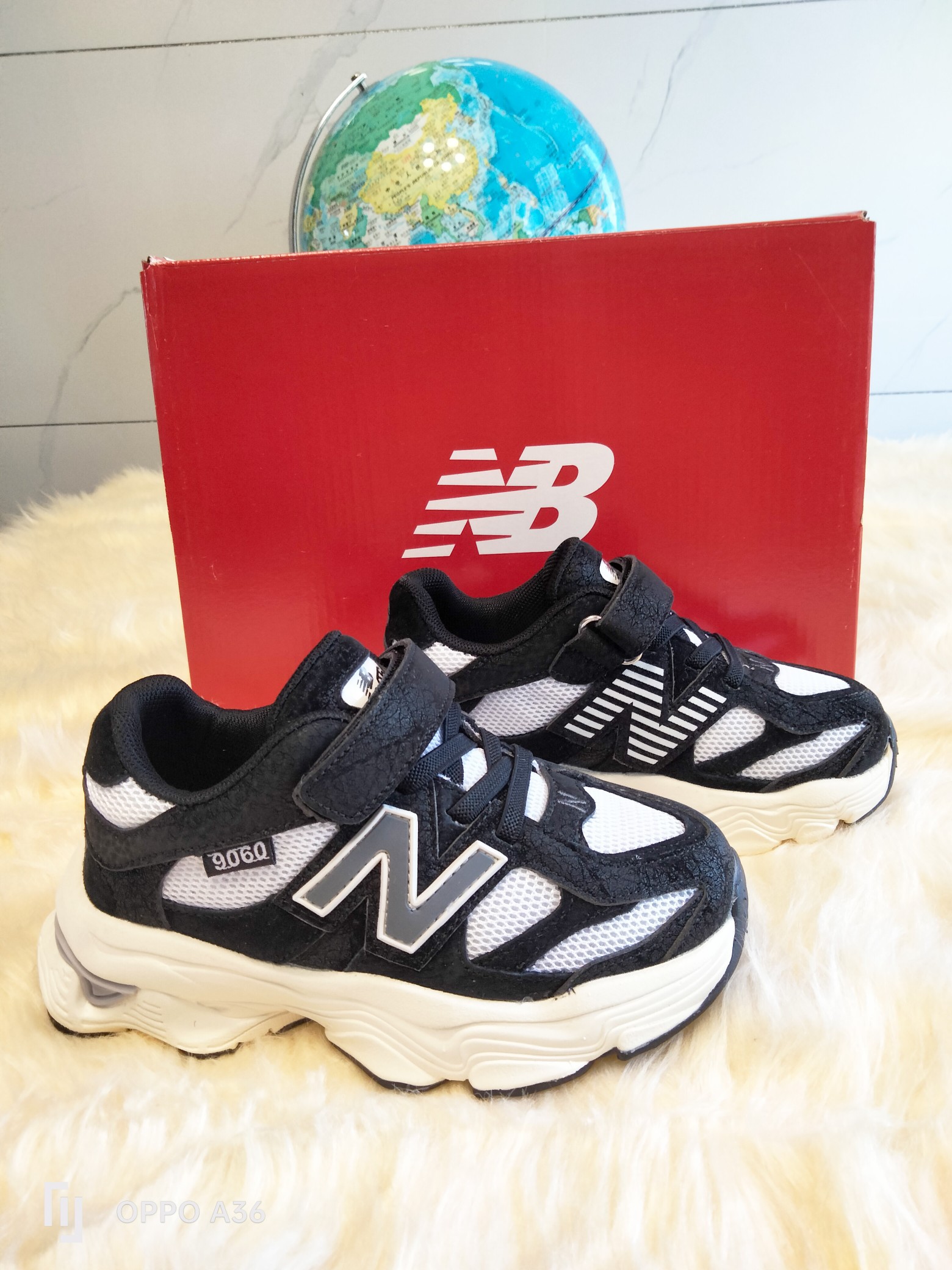 图片[7]-新配色出货了👈👈👈 NB9060童鞋!！ 鞋底采用🔥EVA发泡➕防滑贴片一体成型🎆更受于孩子喜爱的超轻鞋底，超轻鞋底🔥 火爆🔥魔术贴➕鞋带设计 尺码：26 27 28 29 30 31 32 33 34 35-选品中心