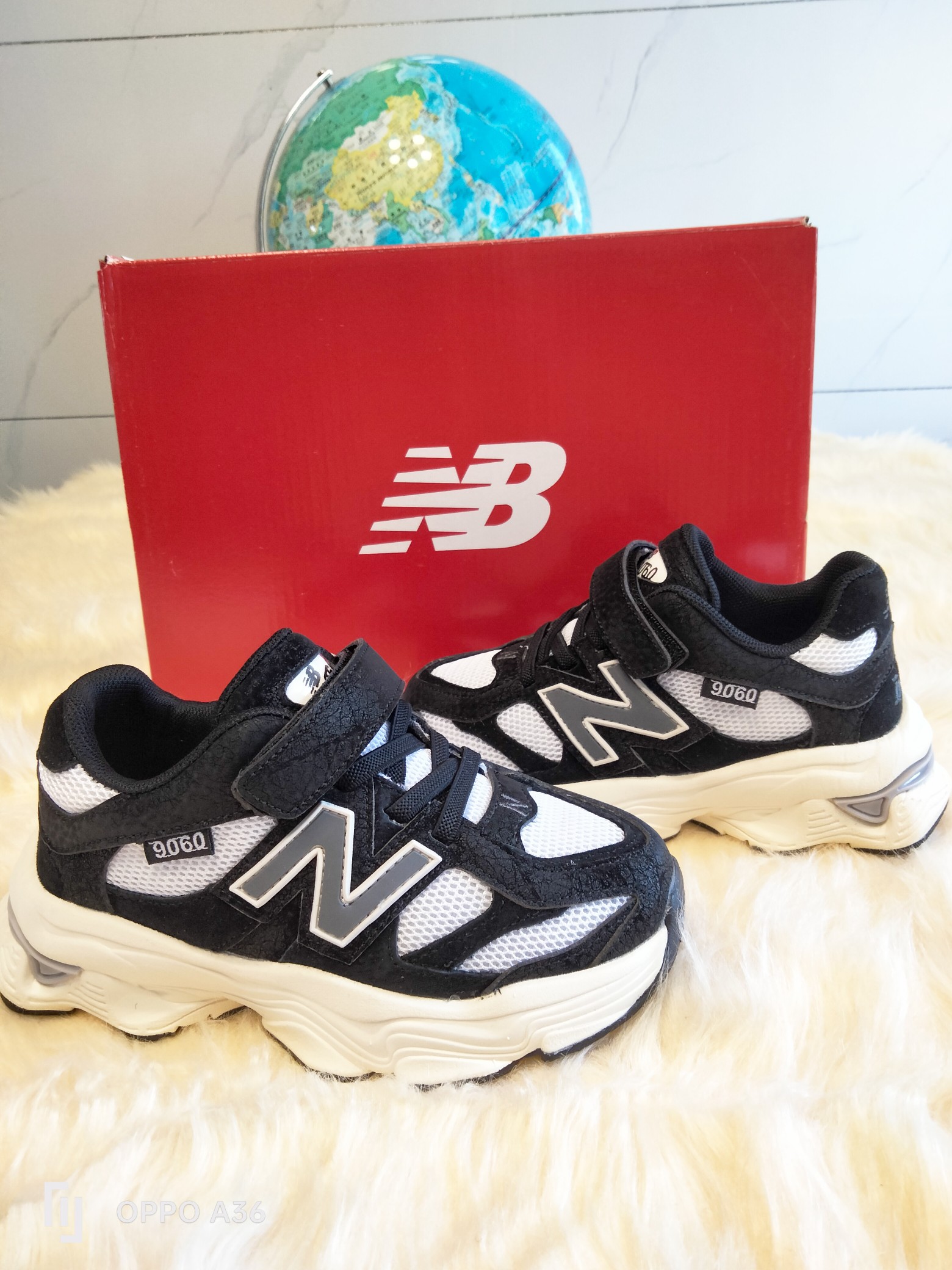 图片[8]-新配色出货了👈👈👈 NB9060童鞋!！ 鞋底采用🔥EVA发泡➕防滑贴片一体成型🎆更受于孩子喜爱的超轻鞋底，超轻鞋底🔥 火爆🔥魔术贴➕鞋带设计 尺码：26 27 28 29 30 31 32 33 34 35-选品中心