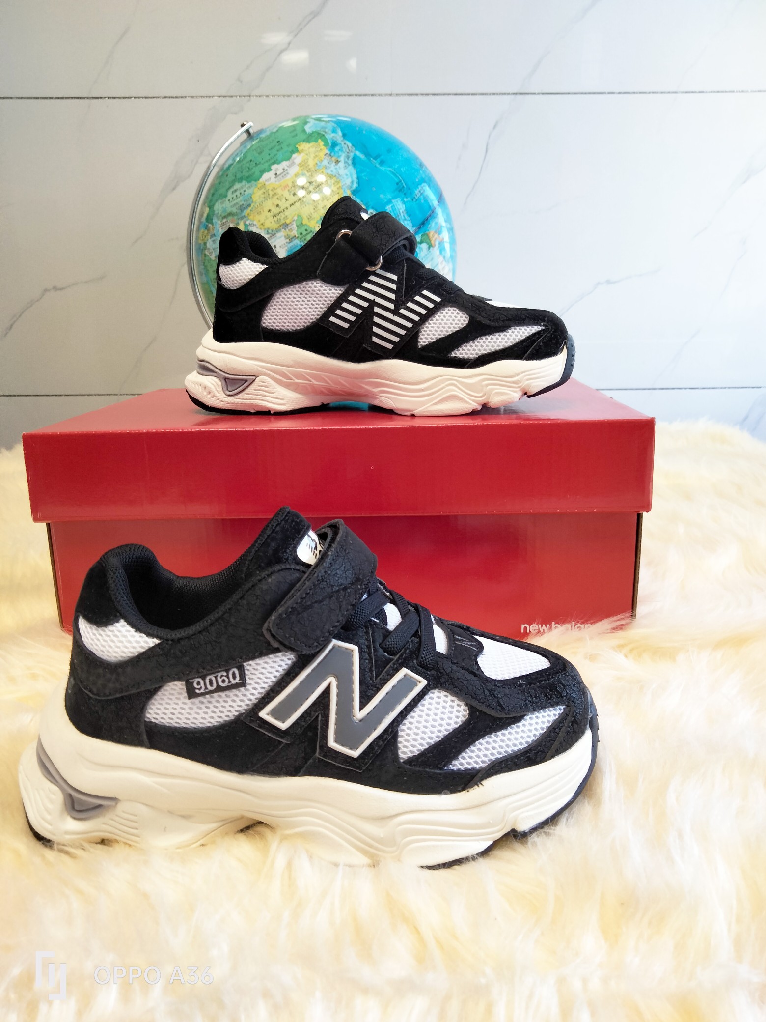 图片[9]-新配色出货了👈👈👈 NB9060童鞋!！ 鞋底采用🔥EVA发泡➕防滑贴片一体成型🎆更受于孩子喜爱的超轻鞋底，超轻鞋底🔥 火爆🔥魔术贴➕鞋带设计 尺码：26 27 28 29 30 31 32 33 34 35-选品中心