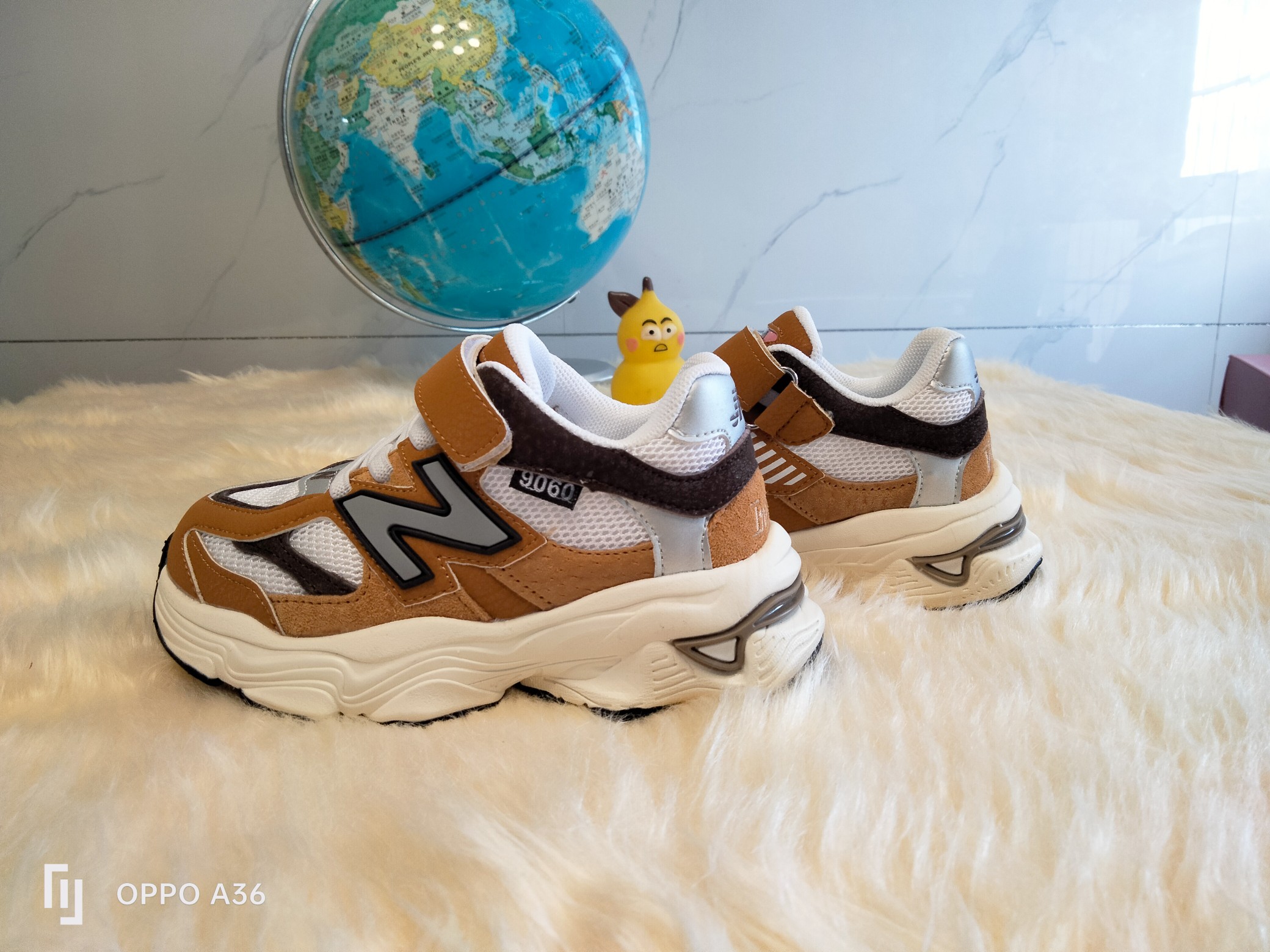 NB9060童鞋!！ 鞋底采用🔥EVA发泡➕防滑贴片一体成型🎆更受于孩子喜爱的超轻鞋底，超轻鞋底🔥 火爆🔥魔术贴➕鞋带设计 尺码：26 27 28 29 30 31 32 33 34 35-选品中心