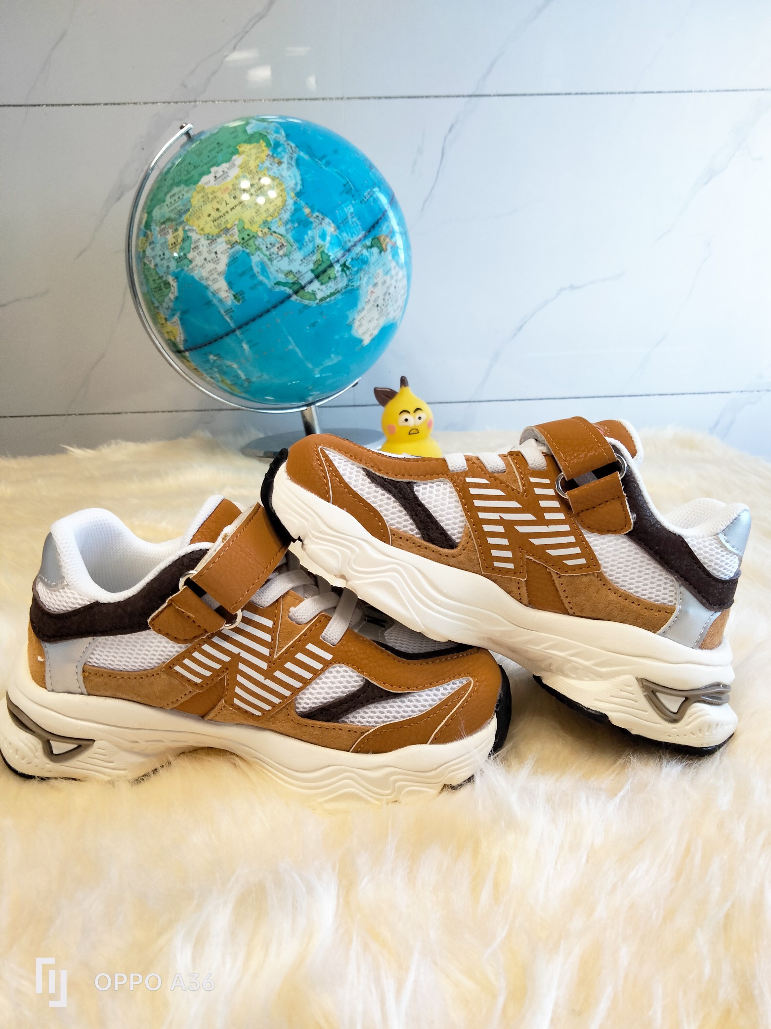 图片[2]-NB9060童鞋!！ 鞋底采用🔥EVA发泡➕防滑贴片一体成型🎆更受于孩子喜爱的超轻鞋底，超轻鞋底🔥 火爆🔥魔术贴➕鞋带设计 尺码：26 27 28 29 30 31 32 33 34 35-选品中心