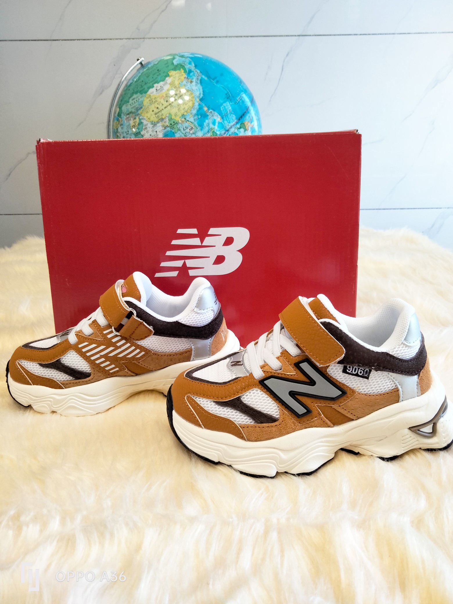 图片[9]-NB9060童鞋!！ 鞋底采用🔥EVA发泡➕防滑贴片一体成型🎆更受于孩子喜爱的超轻鞋底，超轻鞋底🔥 火爆🔥魔术贴➕鞋带设计 尺码：26 27 28 29 30 31 32 33 34 35-选品中心