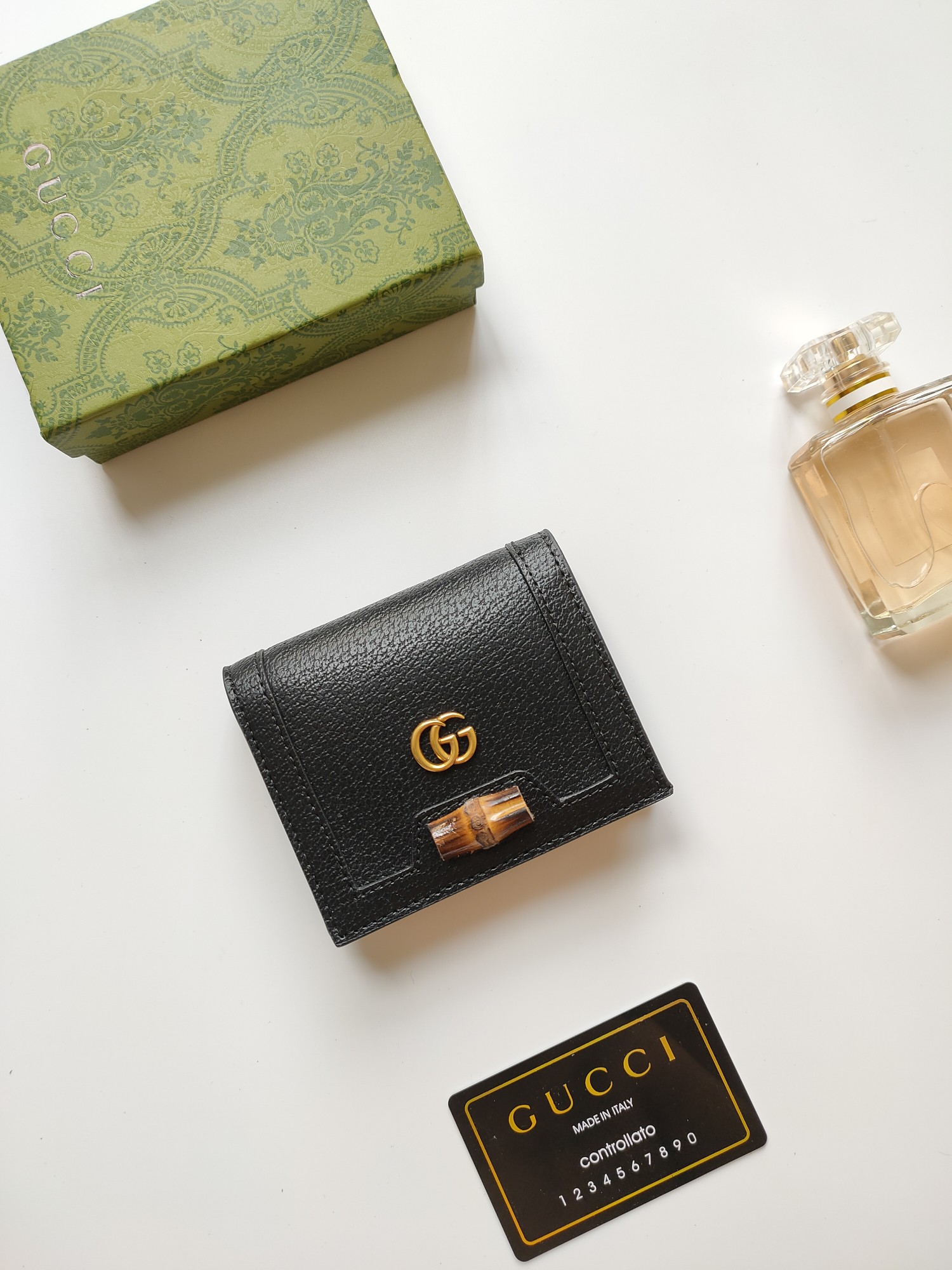 Gucci カードケース - 竹節ロックデザインと小牛皮製