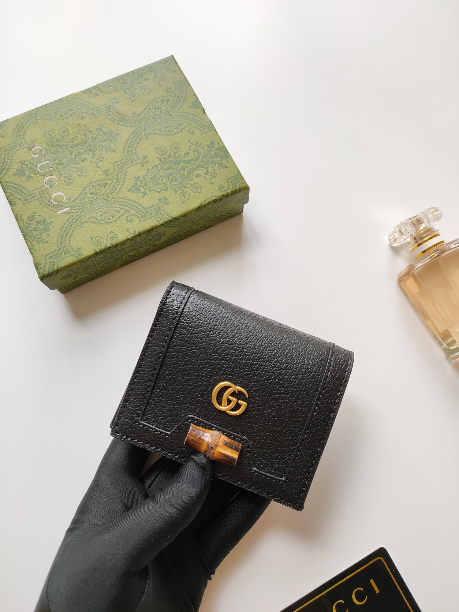 Gucci カードケース - 竹節ロックデザインと小牛皮製