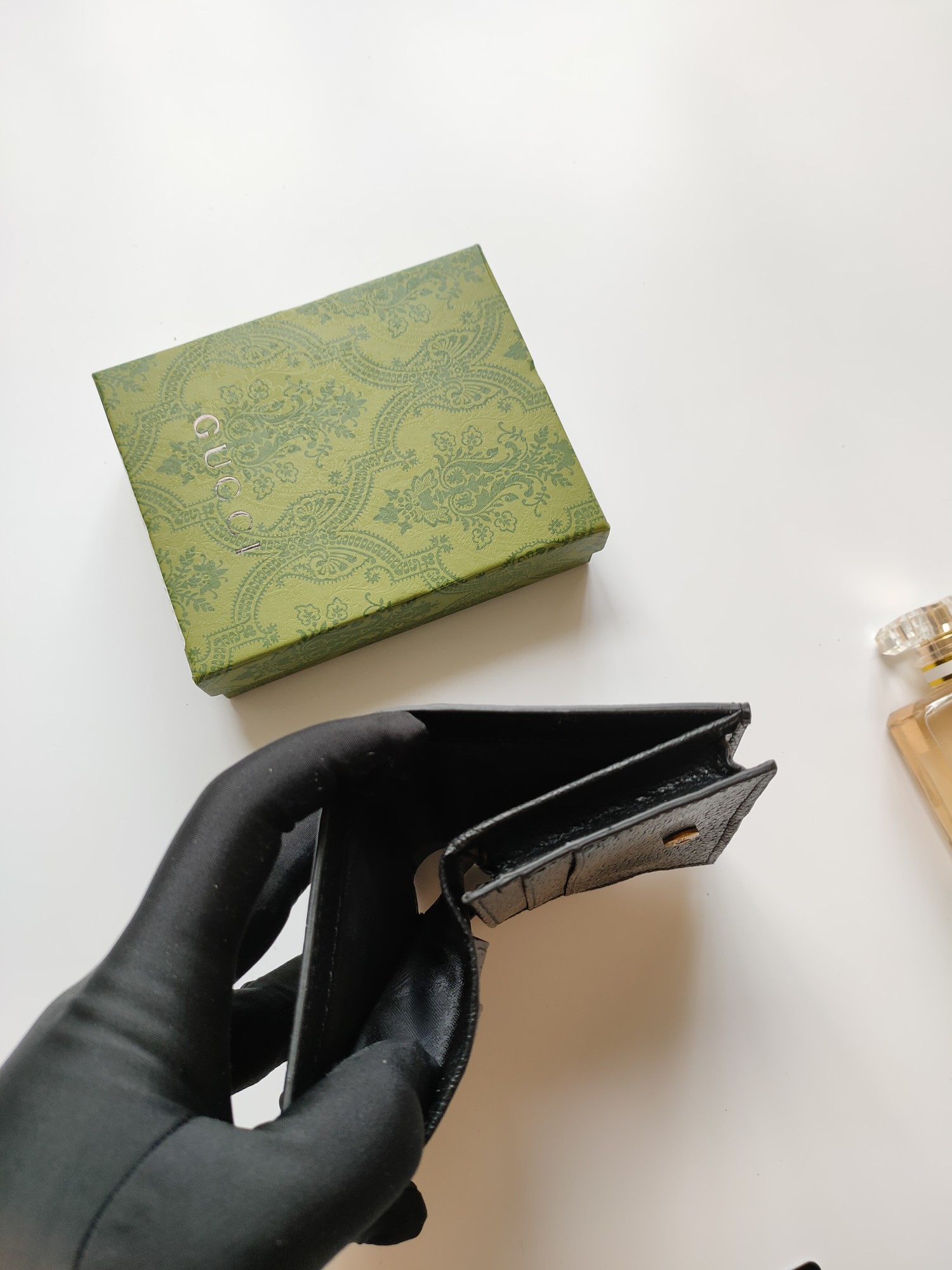 Gucci カードケース - 竹節ロックデザインと小牛皮製