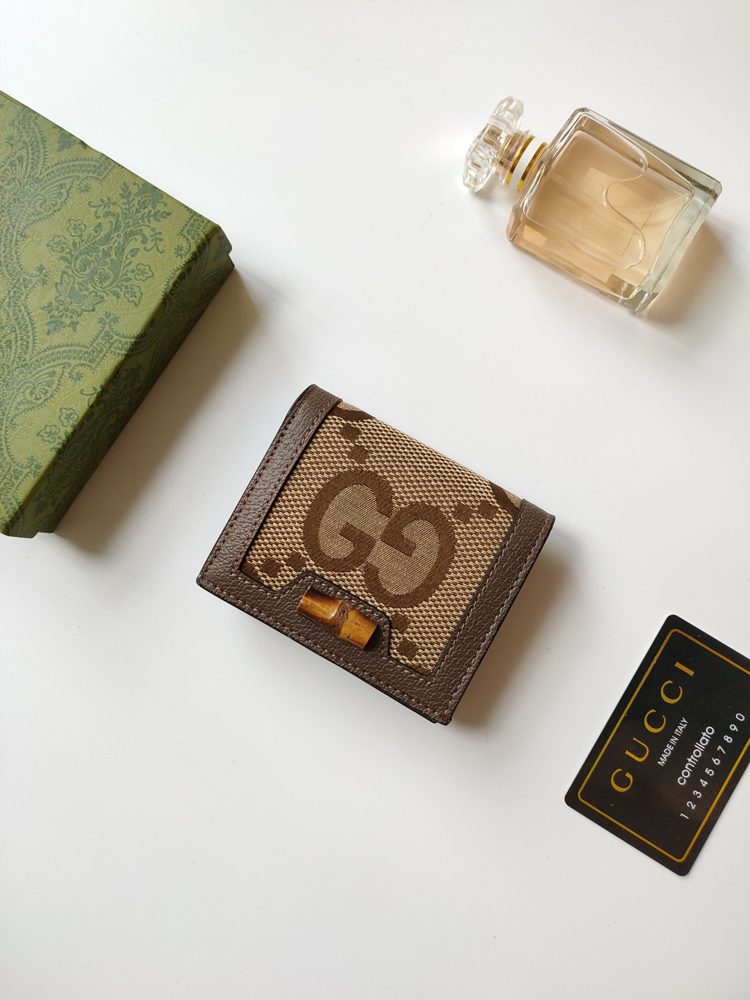 Gucci カードケース - 竹節ロックデザインと上質な牛革