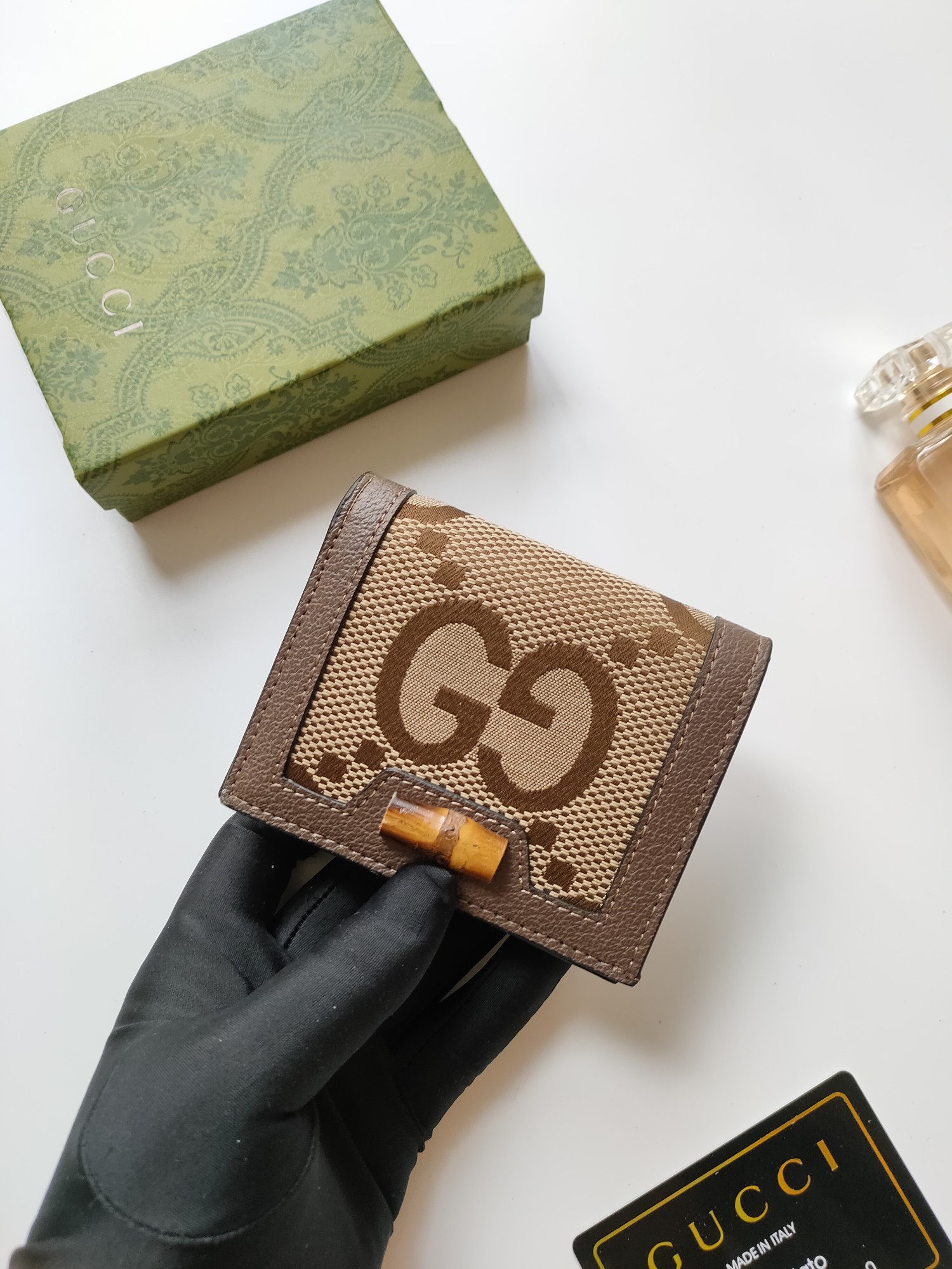 Gucci カードケース - 竹節ロックデザインと上質な牛革