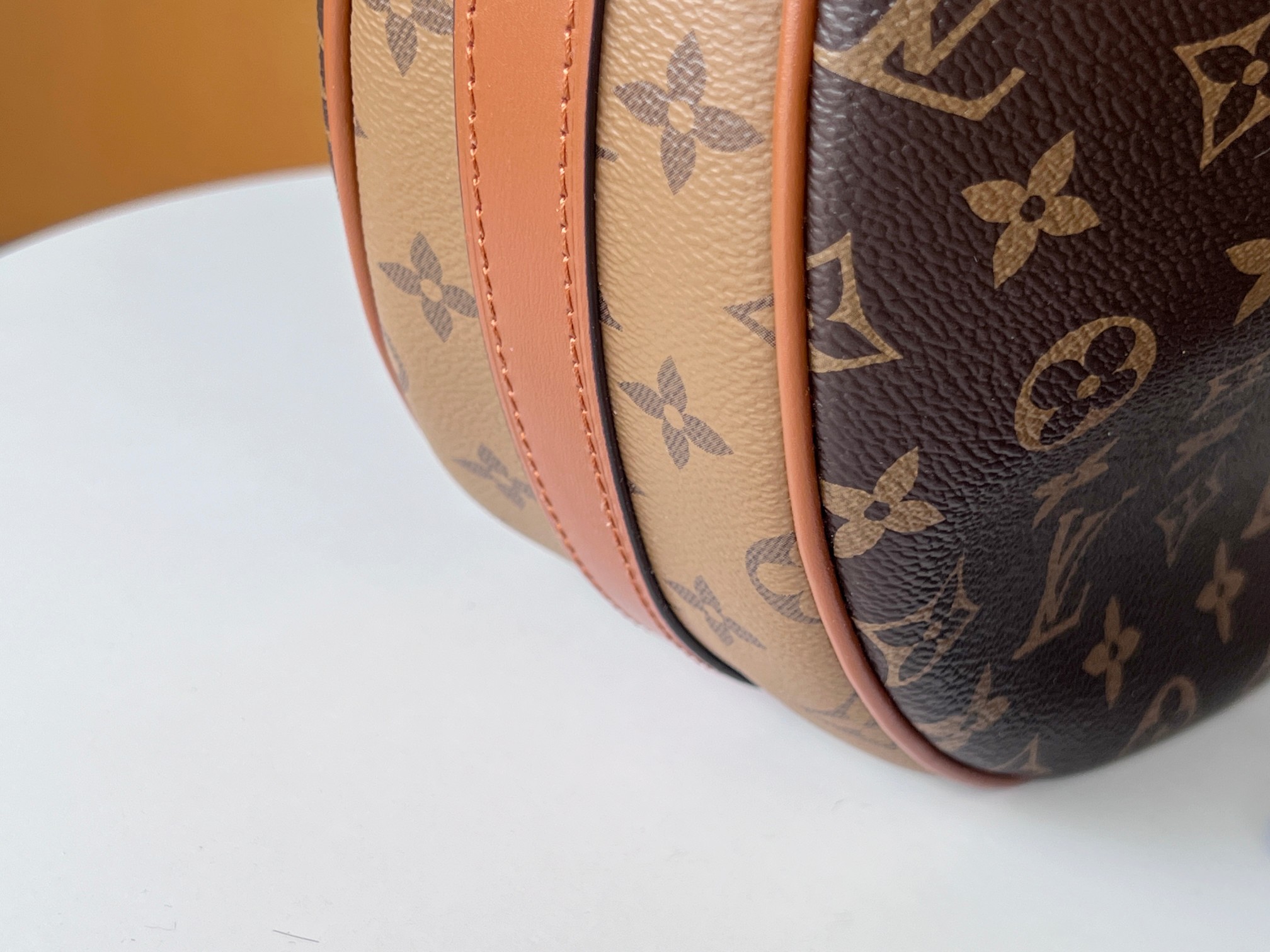 NO:200326,【marel Middle Moon Bag】M46311 Presbyterian Latest Show Classic Presbyterian with Yellow Flower Lv Marel Middle Bag More details...,LV【Top Original List】,louis vuitton19860909【marel 中古 月亮包】M46311 老花 最新走秀 经典老花配黄花 Lv marel 中古包更多细节……,LV【顶级原单】,louis vuitton,Bag