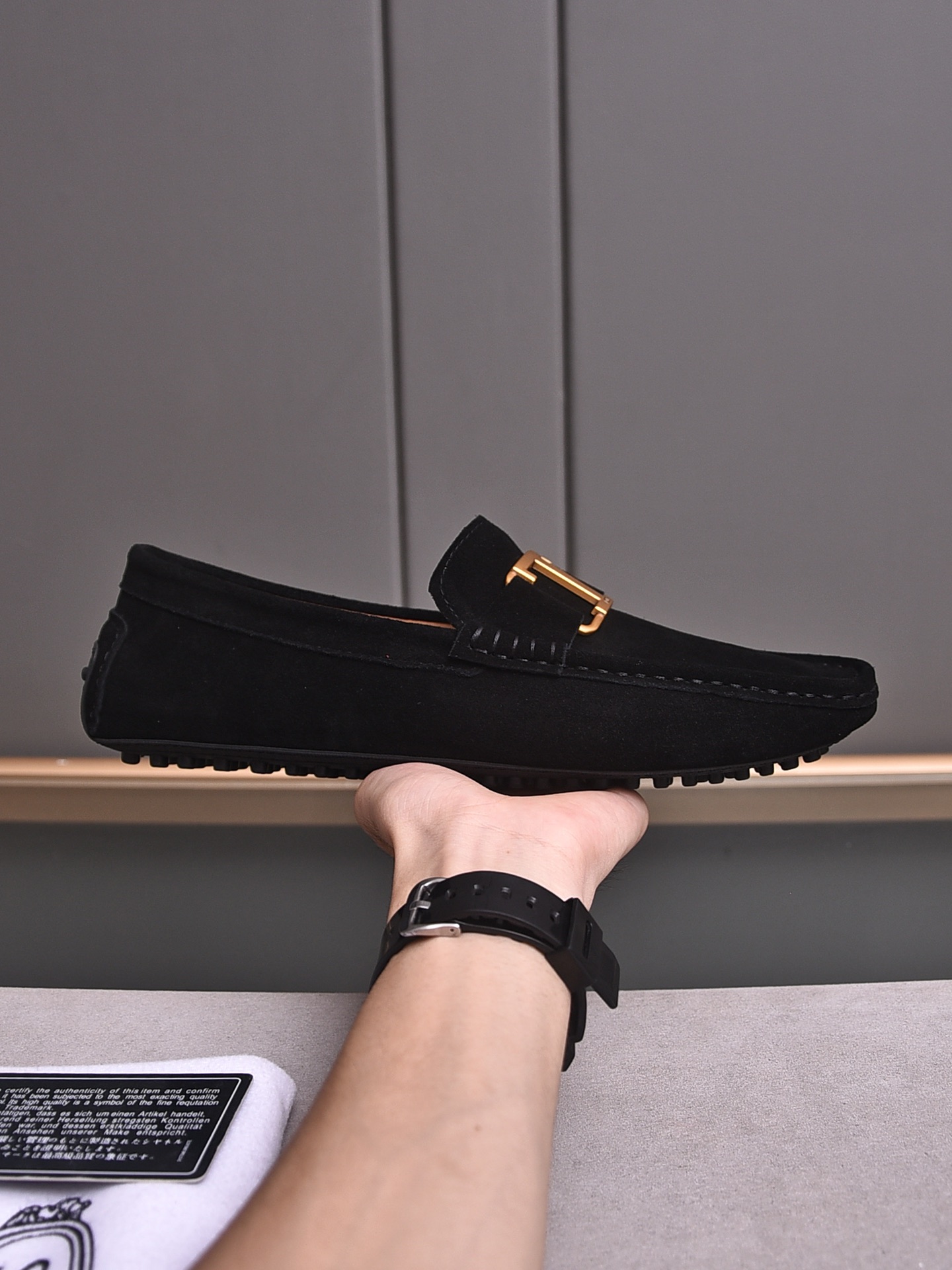 NO:620280,PP [Upgraded super-soft genuine leather beanie shoes are in stock all year round] Real photos of all-leather popular beanie shoes TD, S new beanie shoes are full of charm, luxury style gentleman shoes, imported soft cowhide leather on the upper, sweat-absorbent leather lining on the inside. Outsole, super soft and wear-resistant, with exquisite hardware buckles, the whole pair of shoes is fashionable and casual without losing high-end style; standard 38-44 (45 46 47 can be customized) classic color selection!  ,,cowhide19860909PP【升级版超软真皮豆豆鞋长年不断货】实拍全皮爆款豆豆鞋TD,S新款豆豆鞋魅力十足 奢华风格绅士鞋 面进口牛头层软牛皮,内里吸汗皮里 .大底,超软耐磨搭上精致五金扣整对鞋时尚休闲而不失高端风范；标准38-44（45 46 47可订做）经典色选！,,cowhide,Men's shoes