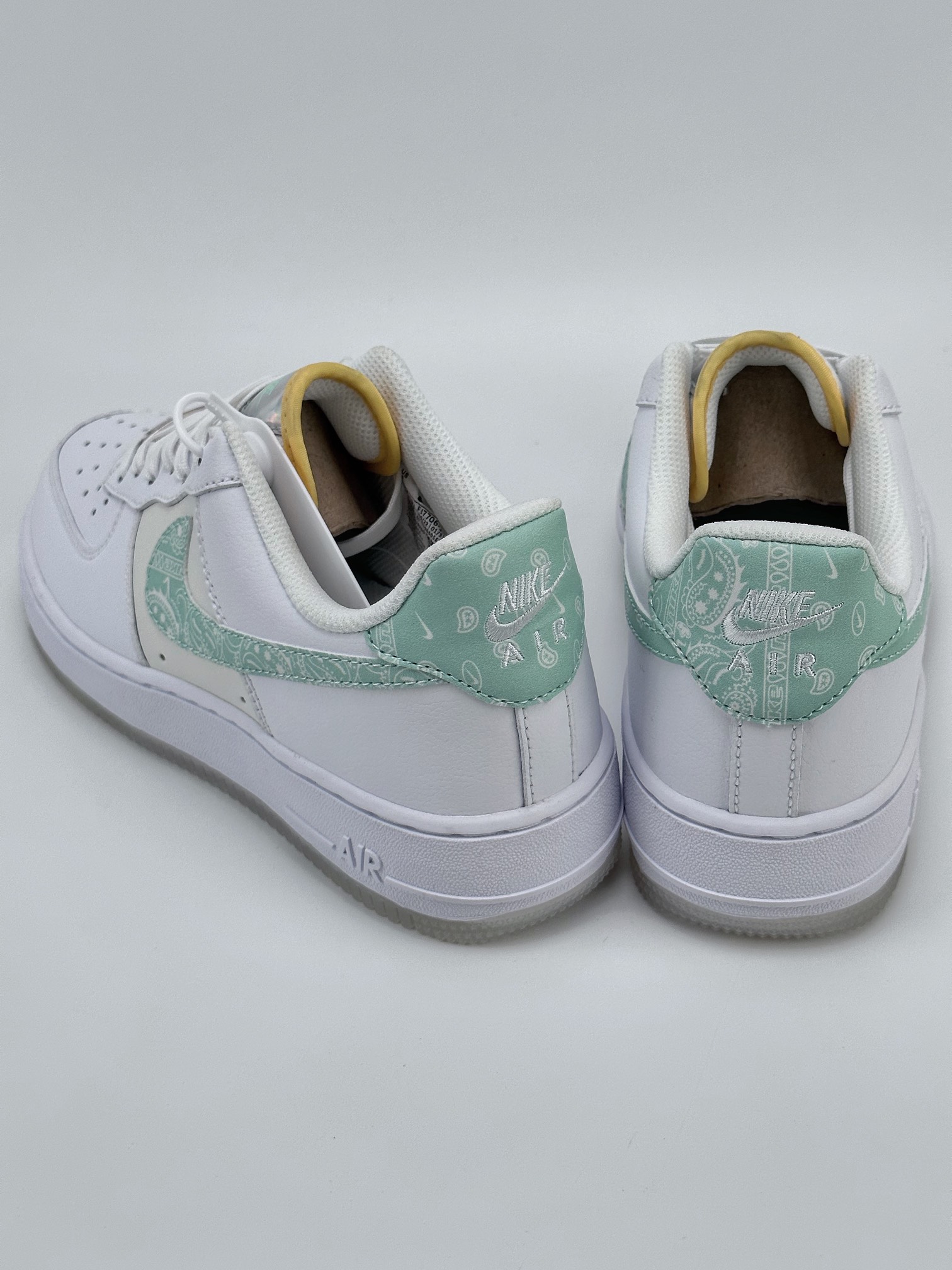 200 Nike Air Force 1 Low 07 ”Easter”白绿FJ7706-131