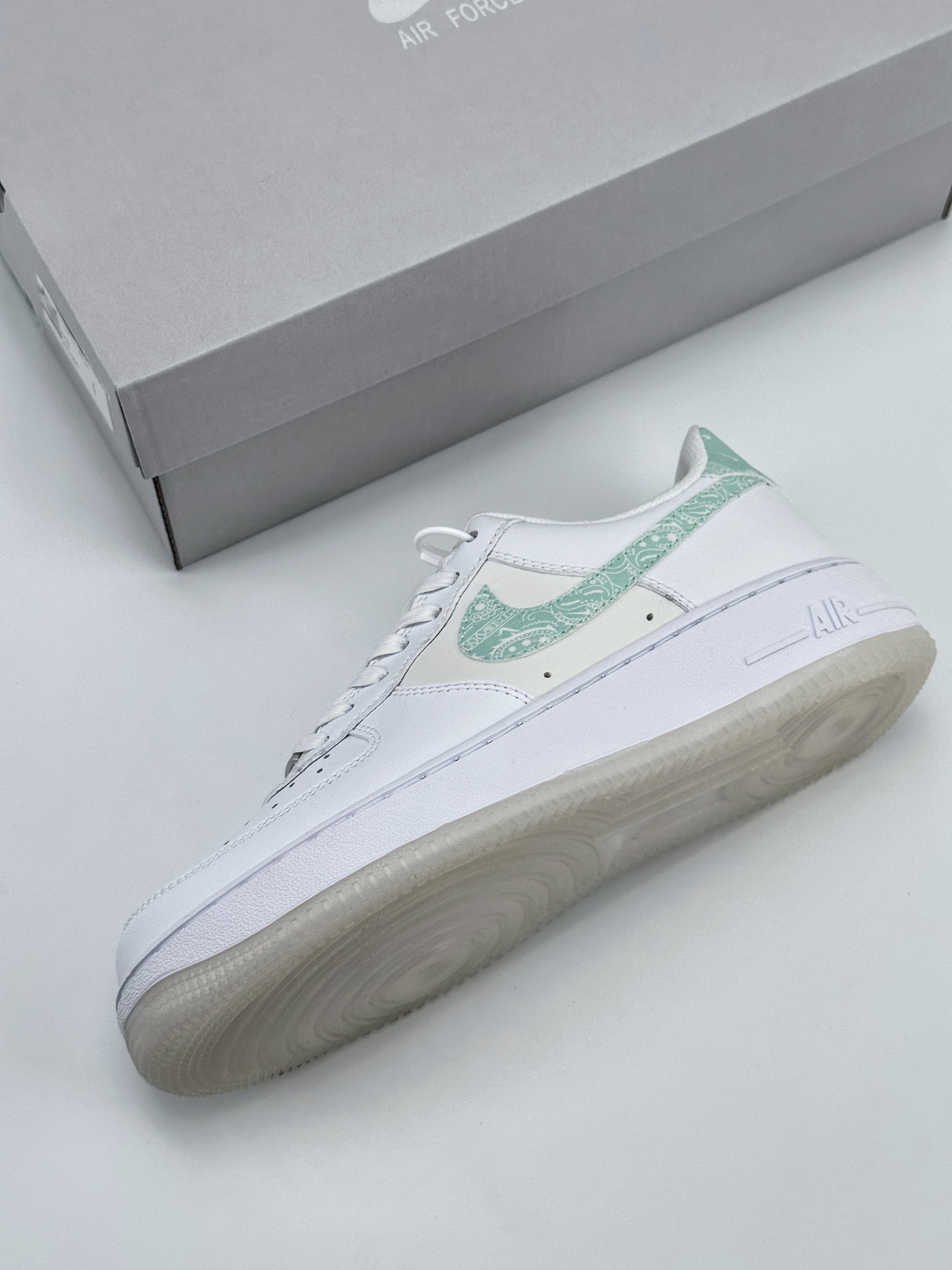 200 Nike Air Force 1 Low 07 ”Easter”白绿FJ7706-131