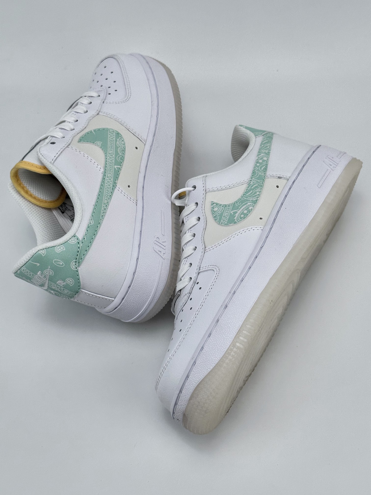 200 Nike Air Force 1 Low 07 ”Easter”白绿FJ7706-131