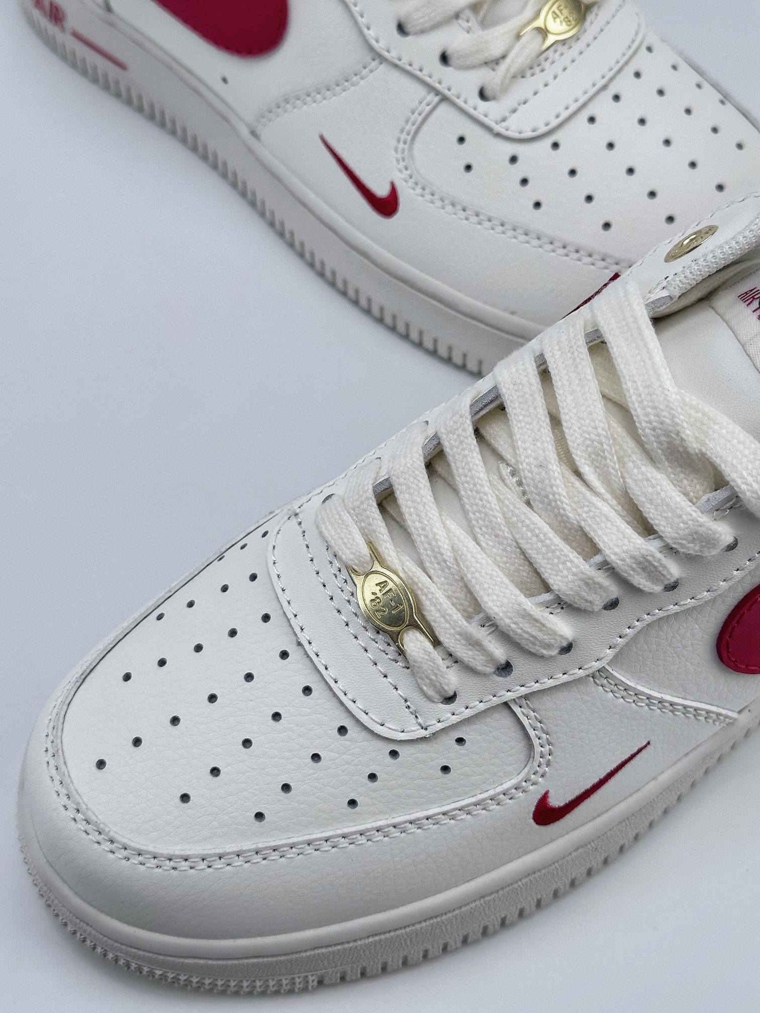 Nike Air Force 1 Low 07 40周年奶白红 DQ7658-107