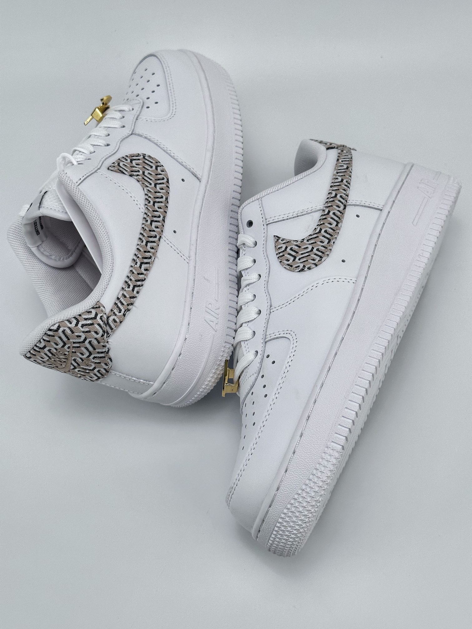 220 Nike Air Force 1 Low 07 ”United in Victory”白棕 DZ2709-100