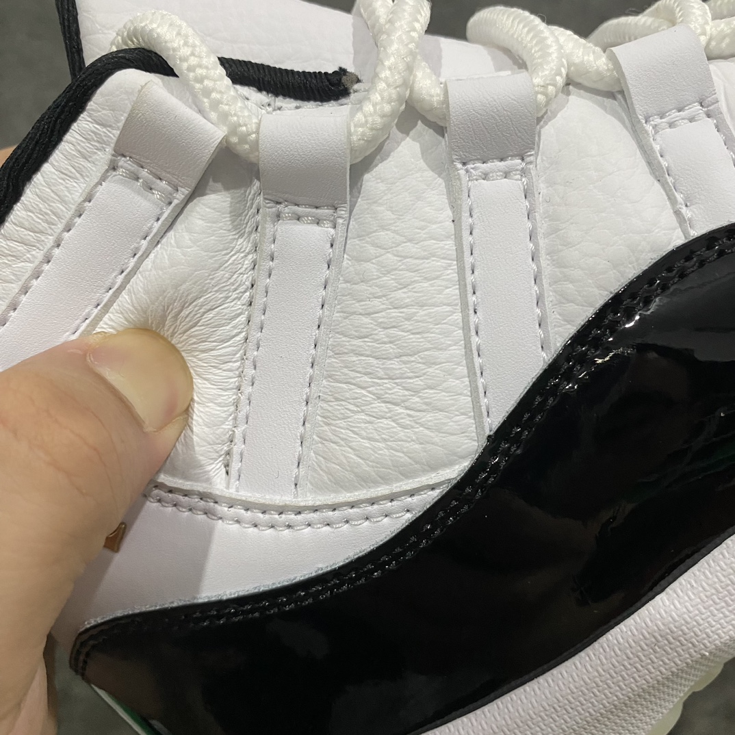 图片[3]-【纯原性价比】Air Jordan AJ11 \”DMP\”金砖 金康扣 CT8012-170品质实拍如图 头层皮料➕原装漆皮n鞋型很正没毛病 原盒配件齐全n细节也很不错 主要价格便宜很多n男女码全码都有 性价比超高 强烈推荐版本nn原楦原档案数据开模打造原厂中底拉帮钢印 原厂漆皮 防冻不开裂头层皮料 原装鞋撑 水晶大底正确色度色泽原楦原数据刺绣 原厂车缝走线及对位 毫厘不差飞人logo采用原数据电脑刺绣 原装正品碳纤维真实碳板 增强抗扭 原内标 原盒标 正确官方原盒 原厂防氧化水晶外底 原厂配套厂全掌solo气垫 Size：36 36.5 37.5 38 38.5 39 40 40.5 41 42 42.5 43 44 44.5 45 45.5 46 47.5-莆田鞋批发中心