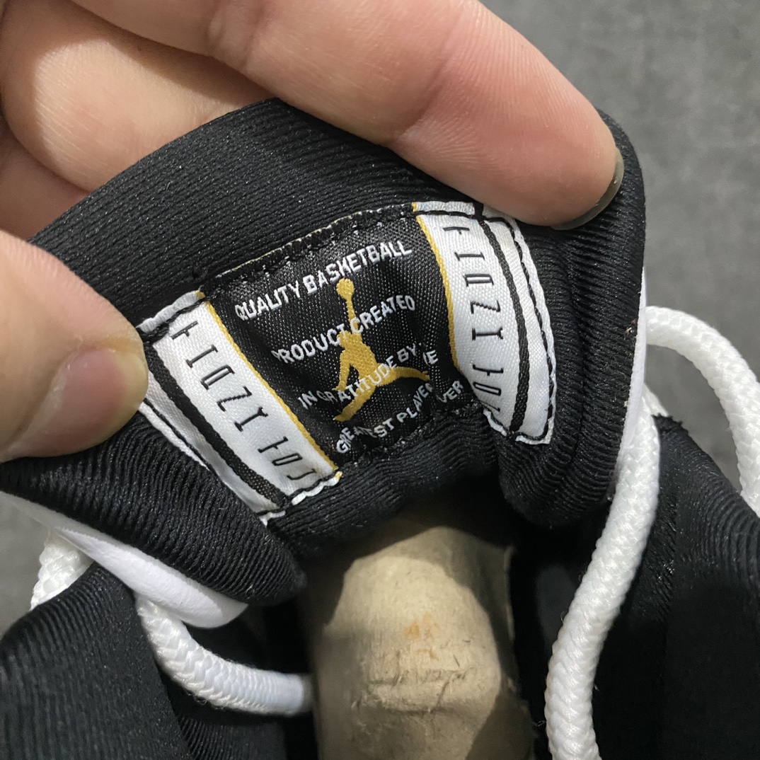 图片[7]-【纯原性价比】Air Jordan AJ11 \”DMP\”金砖 金康扣 CT8012-170品质实拍如图 头层皮料➕原装漆皮n鞋型很正没毛病 原盒配件齐全n细节也很不错 主要价格便宜很多n男女码全码都有 性价比超高 强烈推荐版本nn原楦原档案数据开模打造原厂中底拉帮钢印 原厂漆皮 防冻不开裂头层皮料 原装鞋撑 水晶大底正确色度色泽原楦原数据刺绣 原厂车缝走线及对位 毫厘不差飞人logo采用原数据电脑刺绣 原装正品碳纤维真实碳板 增强抗扭 原内标 原盒标 正确官方原盒 原厂防氧化水晶外底 原厂配套厂全掌solo气垫 Size：36 36.5 37.5 38 38.5 39 40 40.5 41 42 42.5 43 44 44.5 45 45.5 46 47.5-莆田鞋批发中心