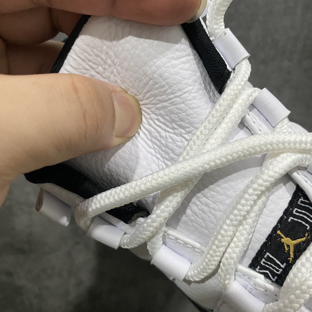 图片[4]-【纯原性价比】Air Jordan AJ11 \”DMP\”金砖 金康扣 CT8012-170品质实拍如图 头层皮料➕原装漆皮n鞋型很正没毛病 原盒配件齐全n细节也很不错 主要价格便宜很多n男女码全码都有 性价比超高 强烈推荐版本nn原楦原档案数据开模打造原厂中底拉帮钢印 原厂漆皮 防冻不开裂头层皮料 原装鞋撑 水晶大底正确色度色泽原楦原数据刺绣 原厂车缝走线及对位 毫厘不差飞人logo采用原数据电脑刺绣 原装正品碳纤维真实碳板 增强抗扭 原内标 原盒标 正确官方原盒 原厂防氧化水晶外底 原厂配套厂全掌solo气垫 Size：36 36.5 37.5 38 38.5 39 40 40.5 41 42 42.5 43 44 44.5 45 45.5 46 47.5-莆田鞋批发中心