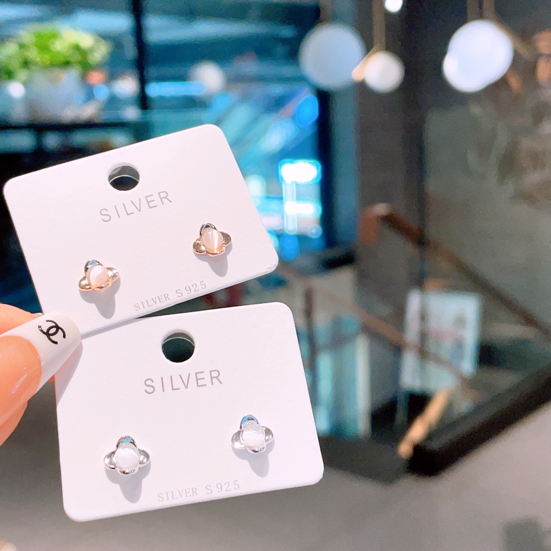 軽やか低アレルギー銀イヤリングゴールド 母の日