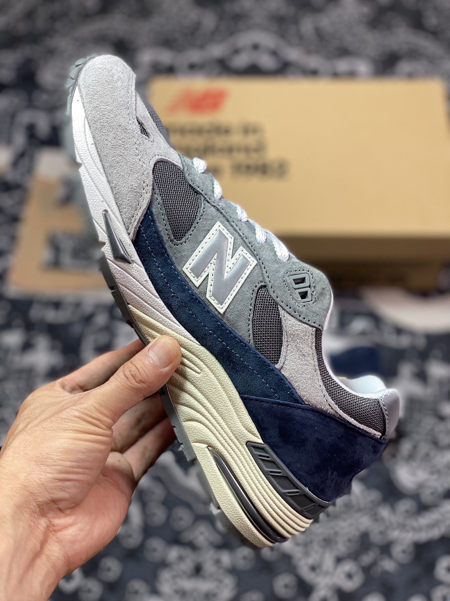 新百伦New Balance Made in USA M991系列美产血统跑步鞋“元祖灰海军湖水蓝”M991GBT