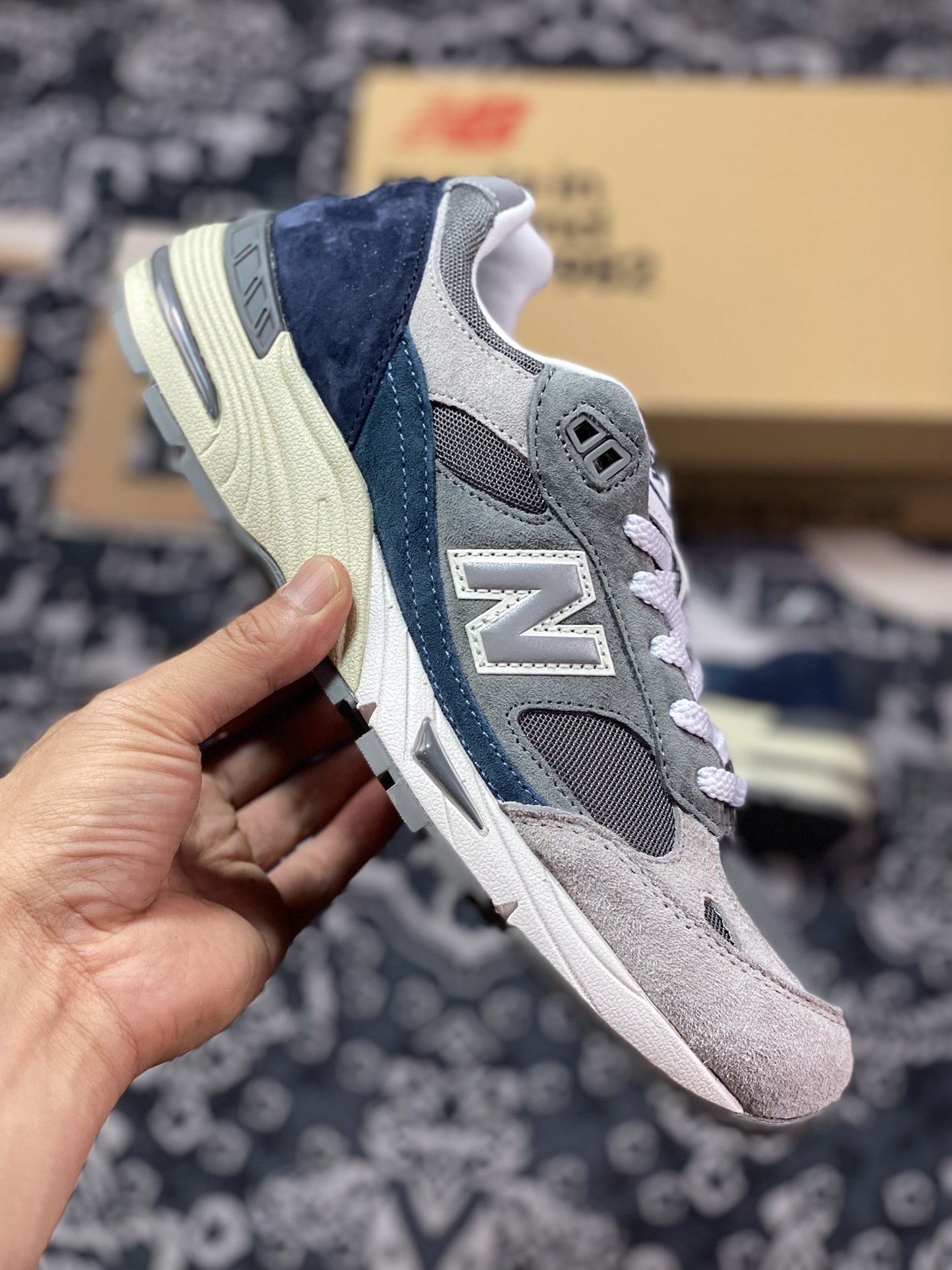 新百伦New Balance Made in USA M991系列美产血统跑步鞋“元祖灰海军湖水蓝”M991GBT