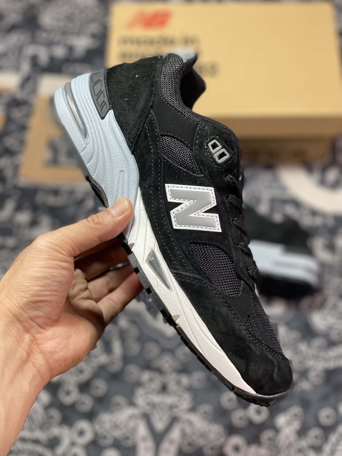 New Balance Made in USA M991 series American-made classic versatile dad casual sports running shoes ”black, white, gray and silver” M991EKS