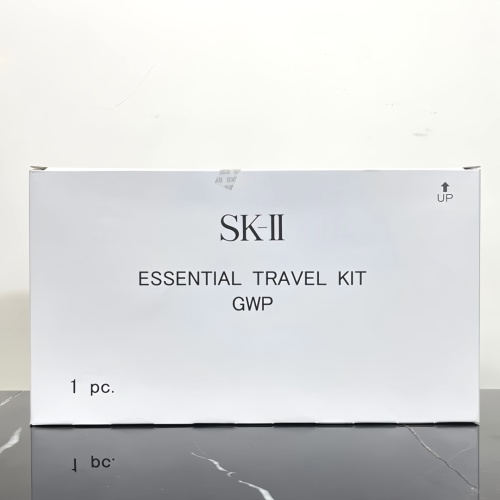 SK-II Essential Travel Kit - 4-Piece Set with Cleanser, Toner, Essence & Cream 1 SK-II Essential Travel Kit - 4-Piece Set with Cleanser, Toner, Essence & Cream