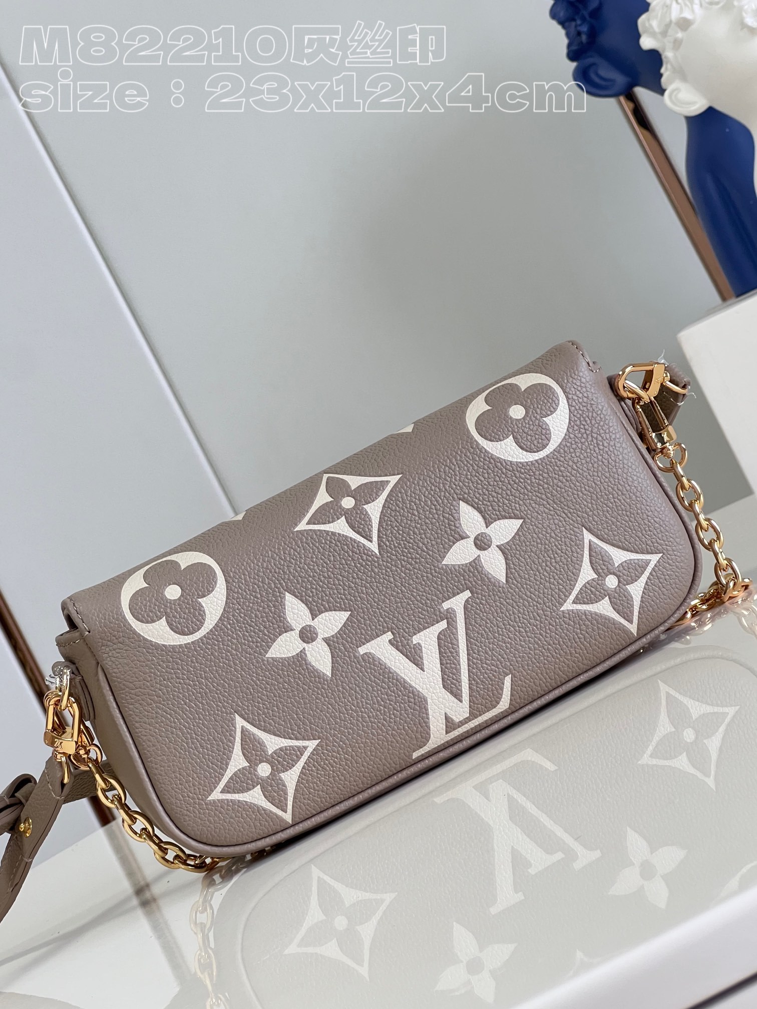顶级原单M82210灰丝印WalletonChainIvy手袋于MonogramEmpreinte粒面皮