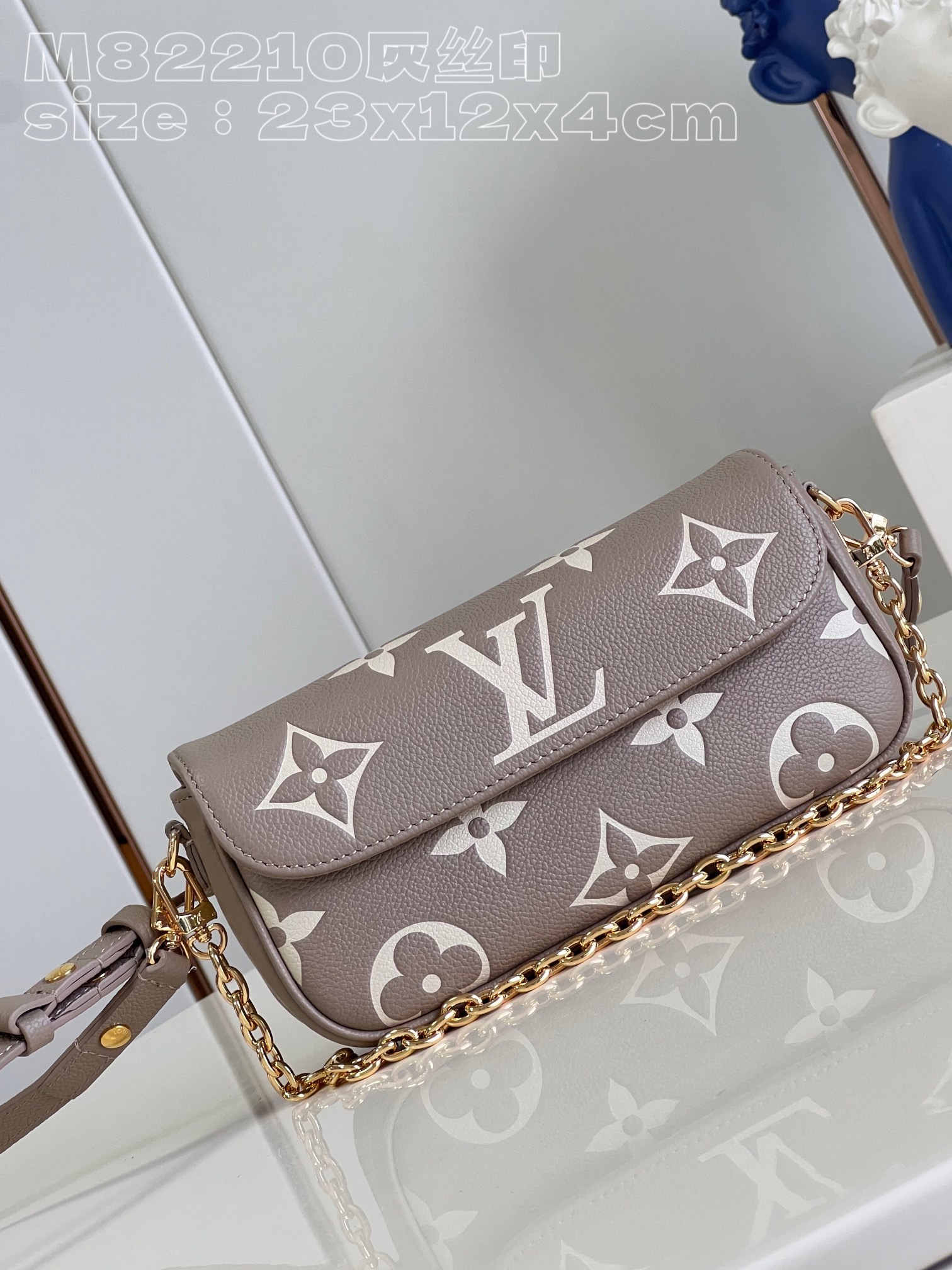 顶级原单M82210灰丝印WalletonChainIvy手袋于MonogramEmpreinte粒面皮