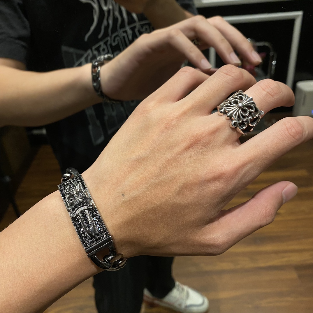 Bracelets & Bangles