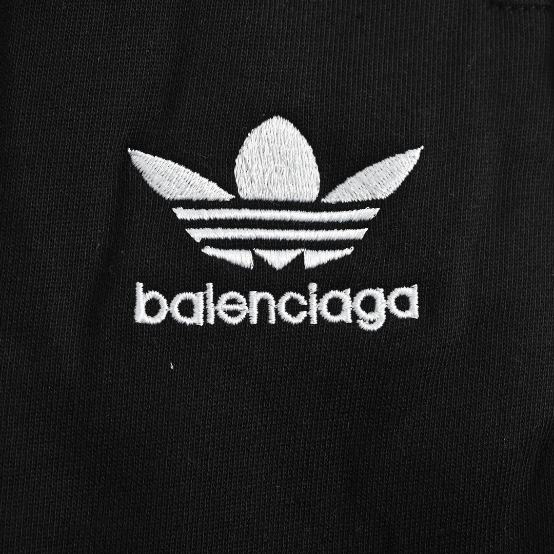 Balenciaga & Adidas 巴黎世家阿迪达斯联名走秀长裤