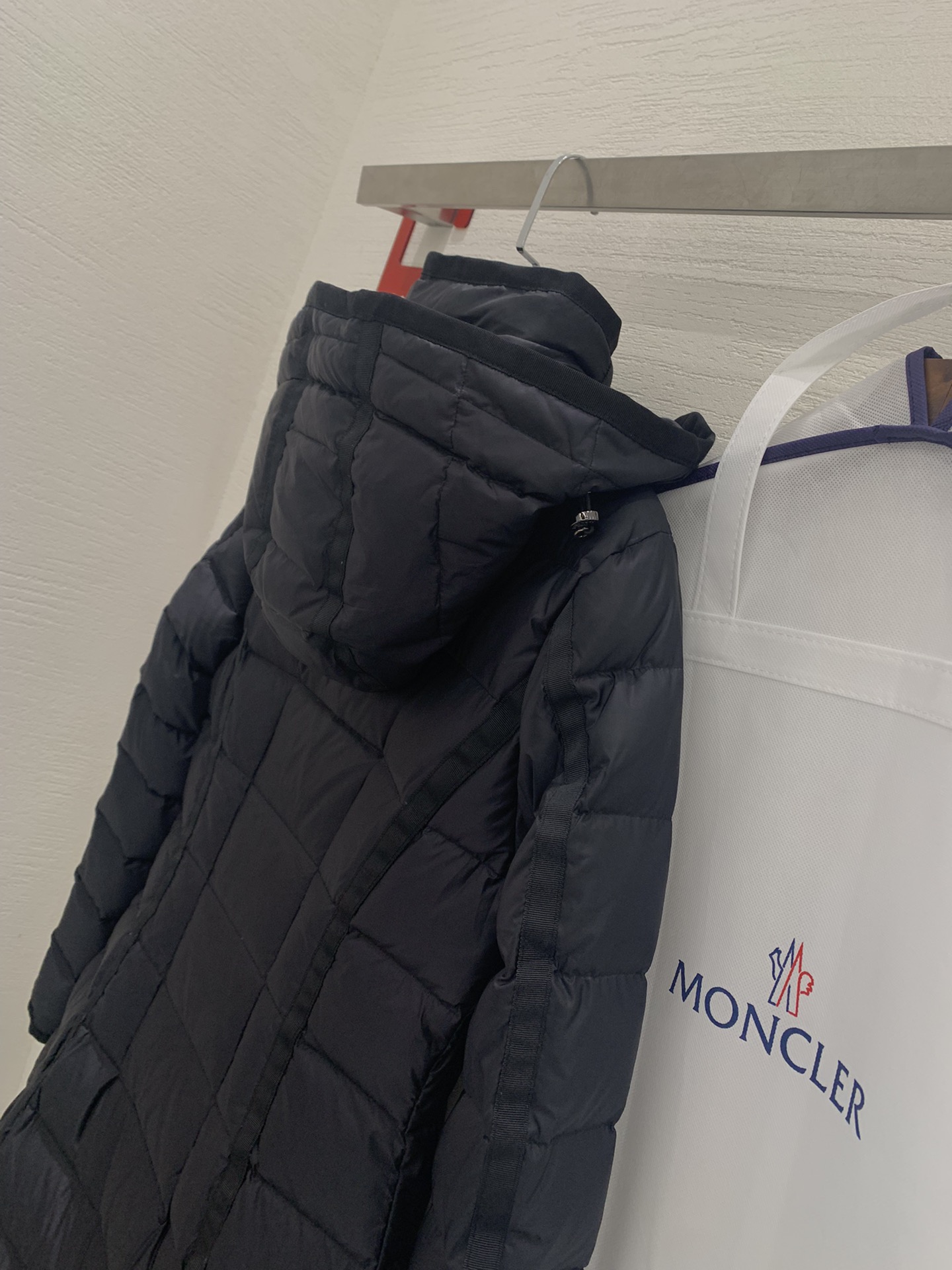 Moncler蒙口代购秋冬新款女士女款羽绒服外套HERMINE采用LongueSaison尼龙制成Lon