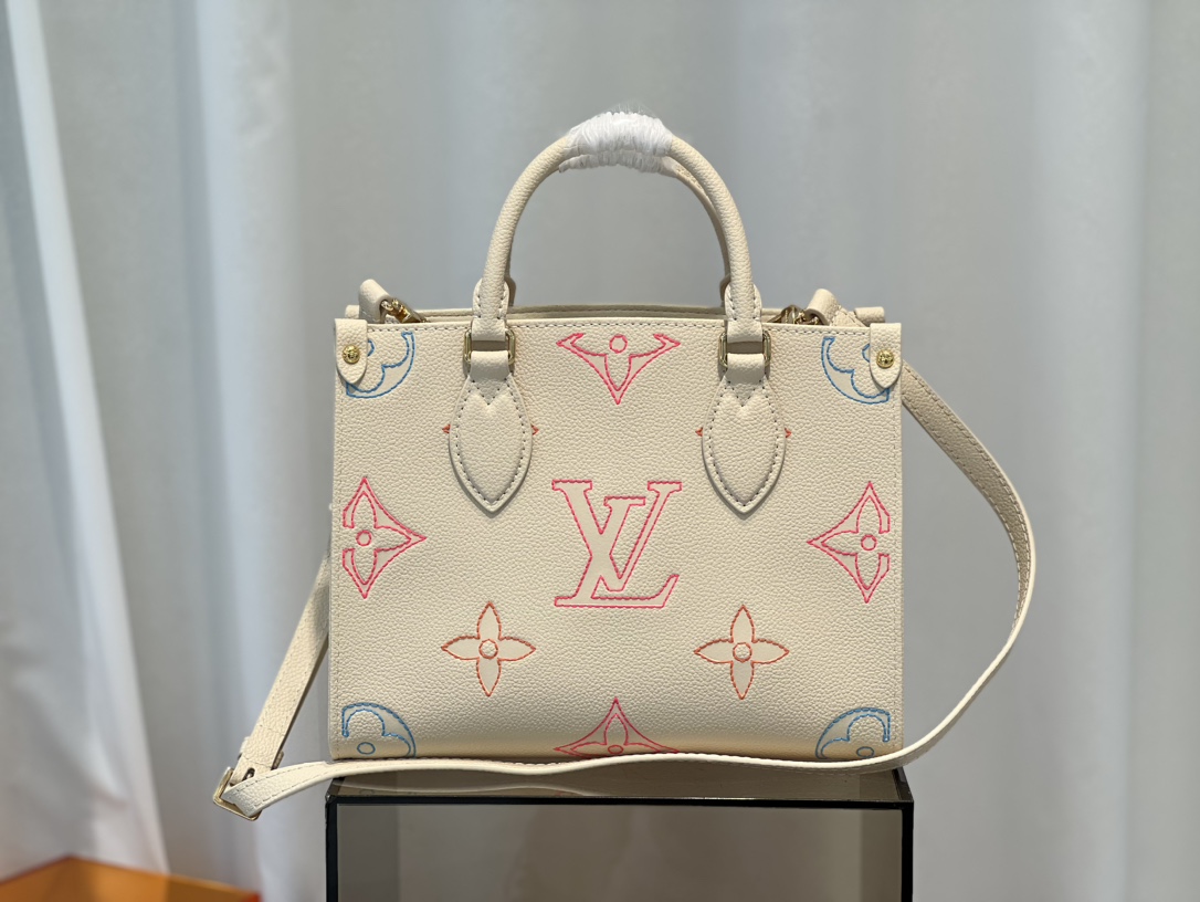 Louis Vuitton LV Onthego Bien
 Sacs À Main Blanc Broderie de fleurs Empreinte​ Série automne M46629