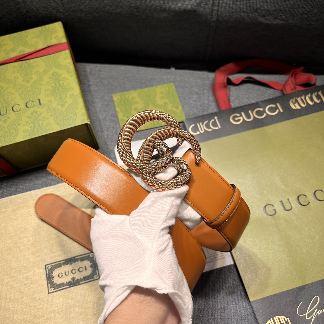   古奇 宽4.0cm  新款 在为Gucci美学风格不断注入新灵感的盎然花园中，各种动物图案不断充盈繁