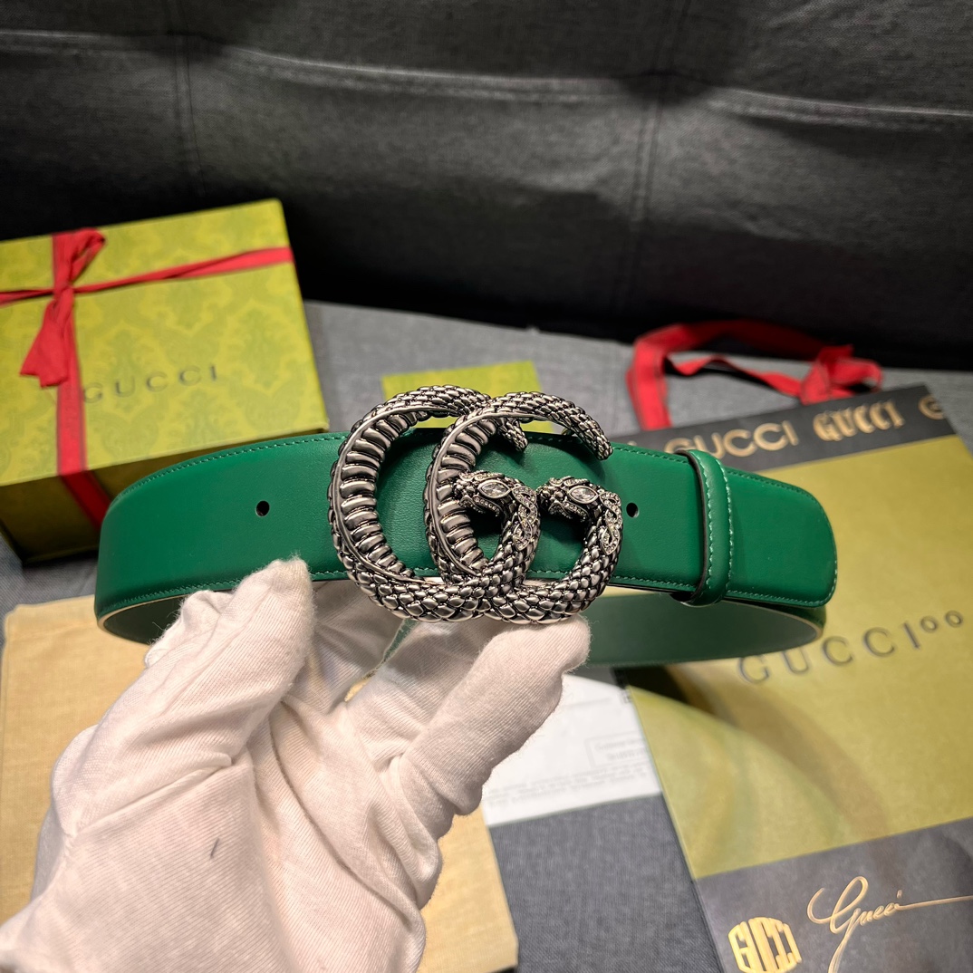  古奇 宽4.0cm  新款 在为Gucci美学风格不断注入新灵感的盎然花园中，各种动物图案不断充盈繁盛