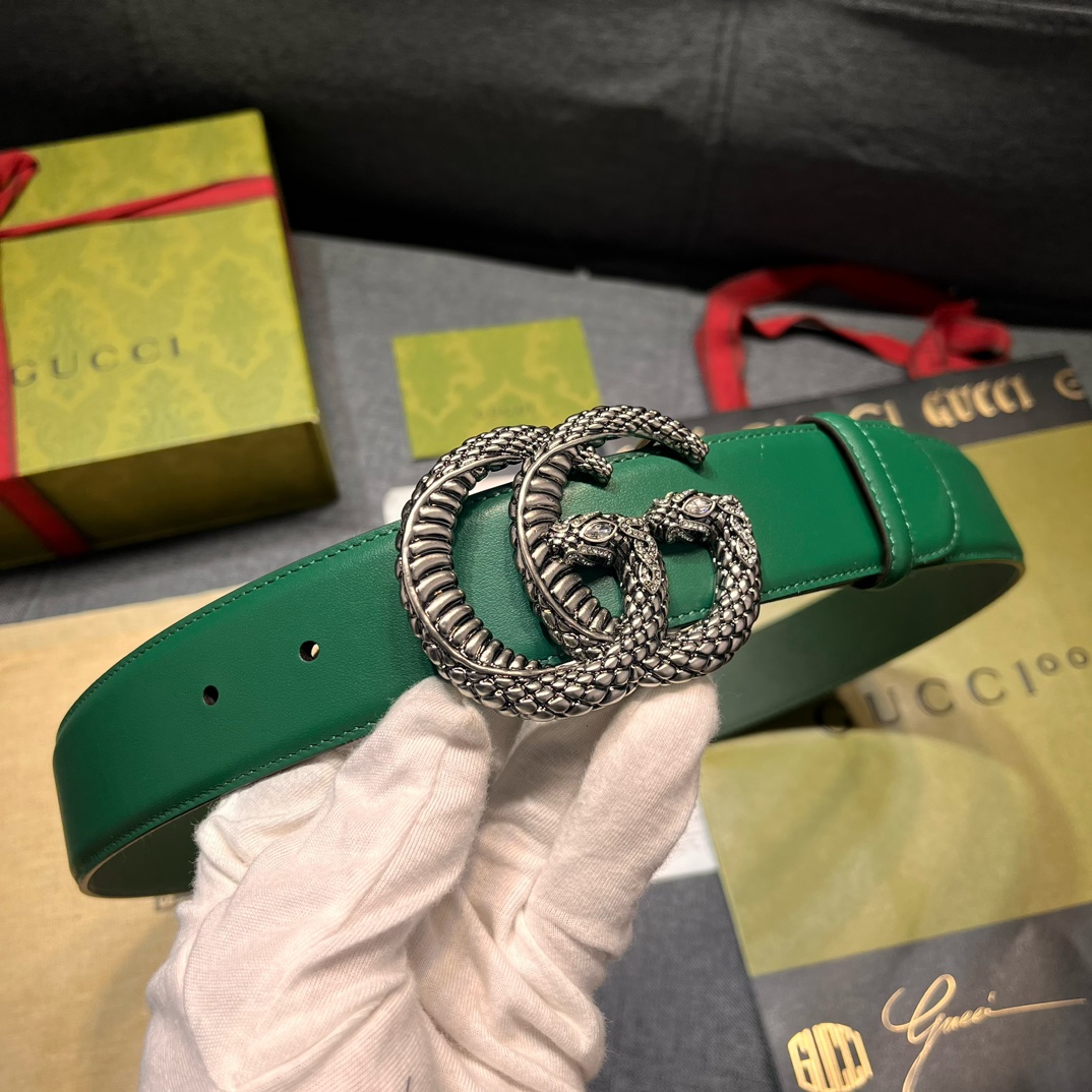  古奇 宽4.0cm  新款 在为Gucci美学风格不断注入新灵感的盎然花园中，各种动物图案不断充盈繁盛