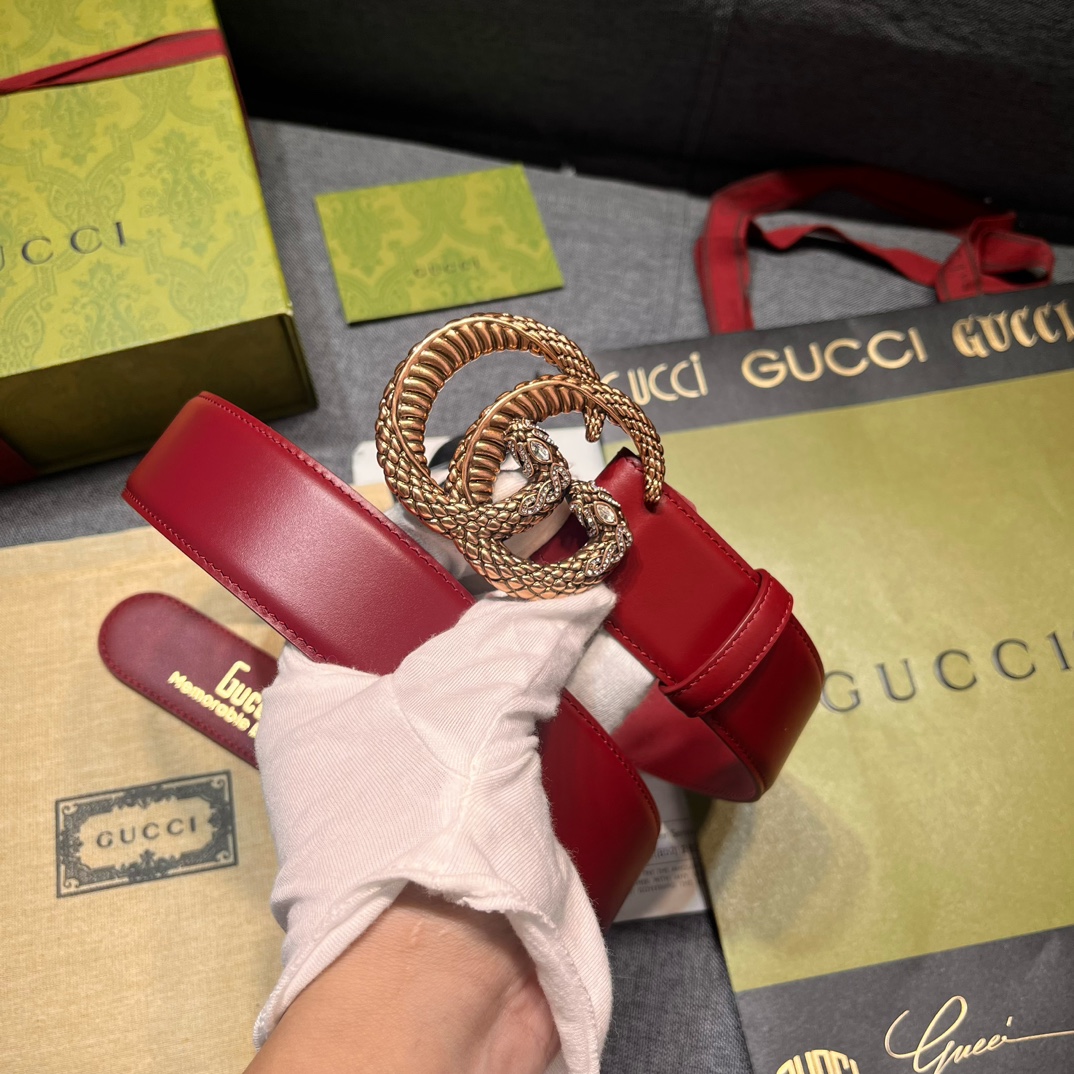   古奇 宽4.0cm  新款 在为Gucci美学风格不断注入新灵感的盎然花园中，各种动物图案不断充盈繁