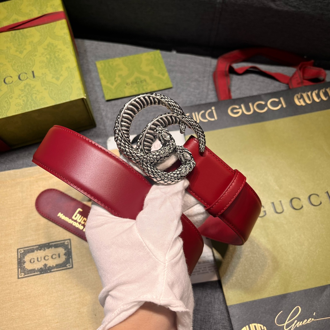   古奇 宽4.0cm  新款 在为Gucci美学风格不断注入新灵感的盎然花园中，各种动物图案不断充盈繁
