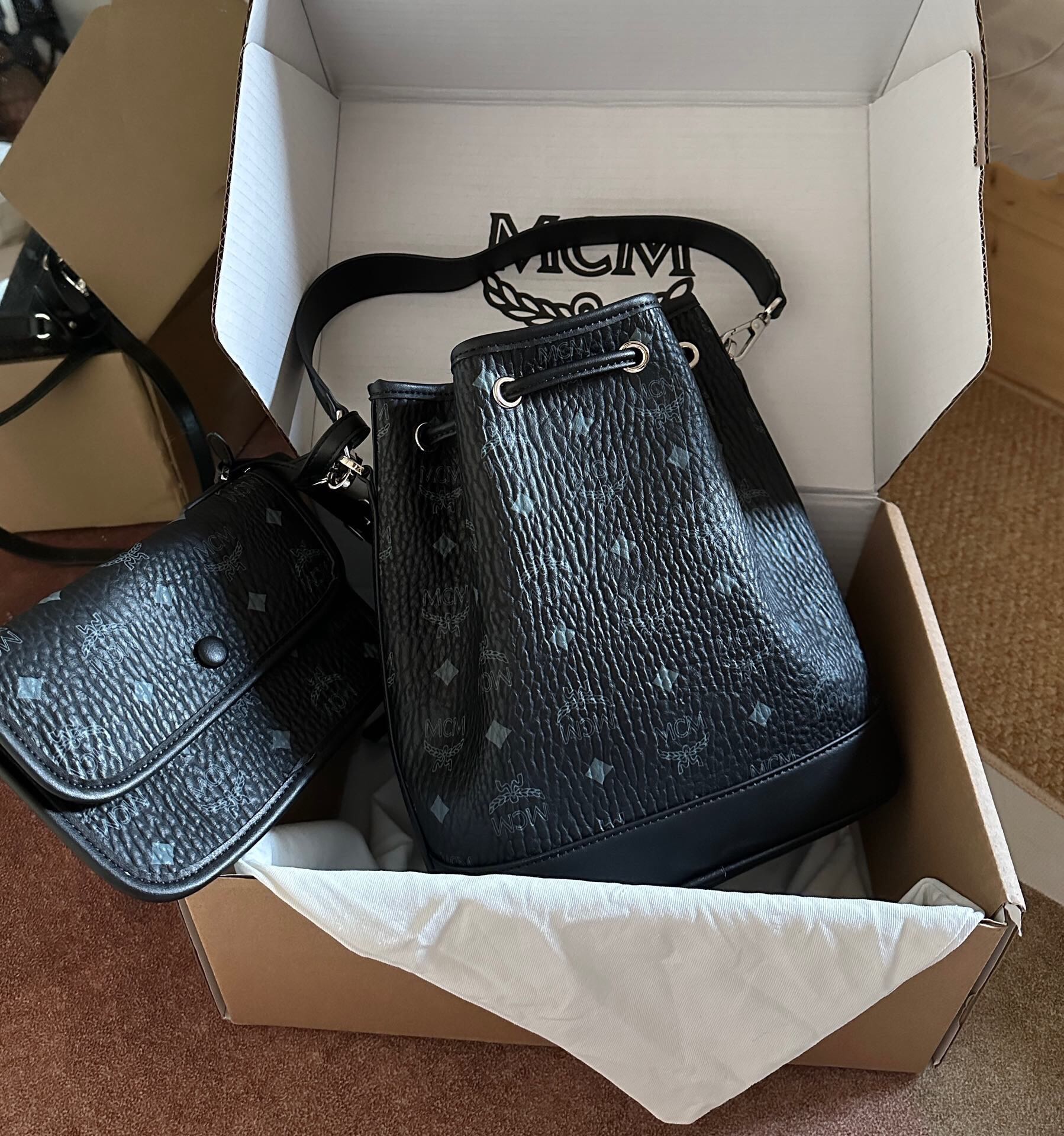 MCM MCM 这款Dessau抽绳包以一个对包豪斯设计具有历史