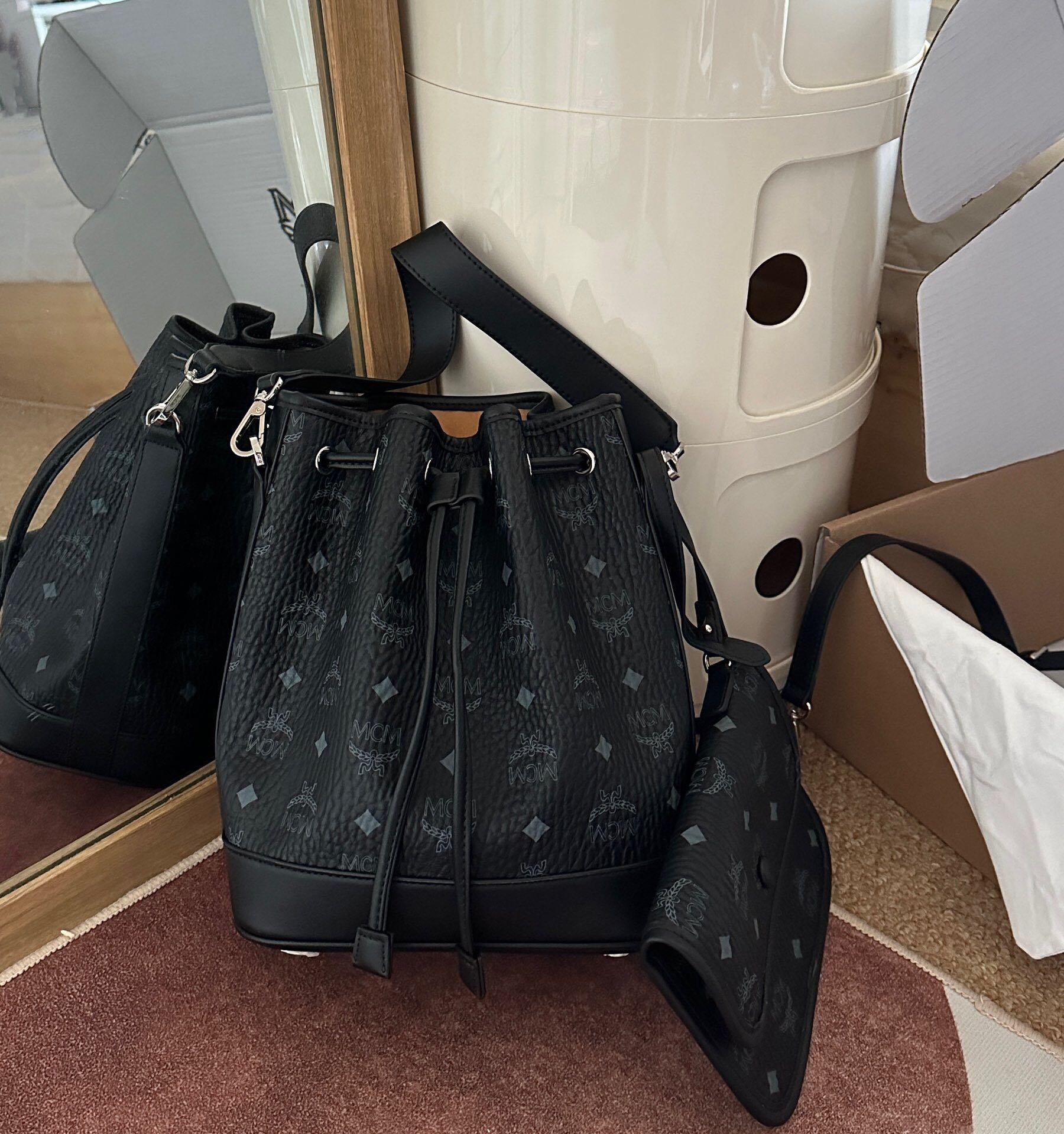 MCM MCM 这款Dessau抽绳包以一个对包豪斯设计具有历史